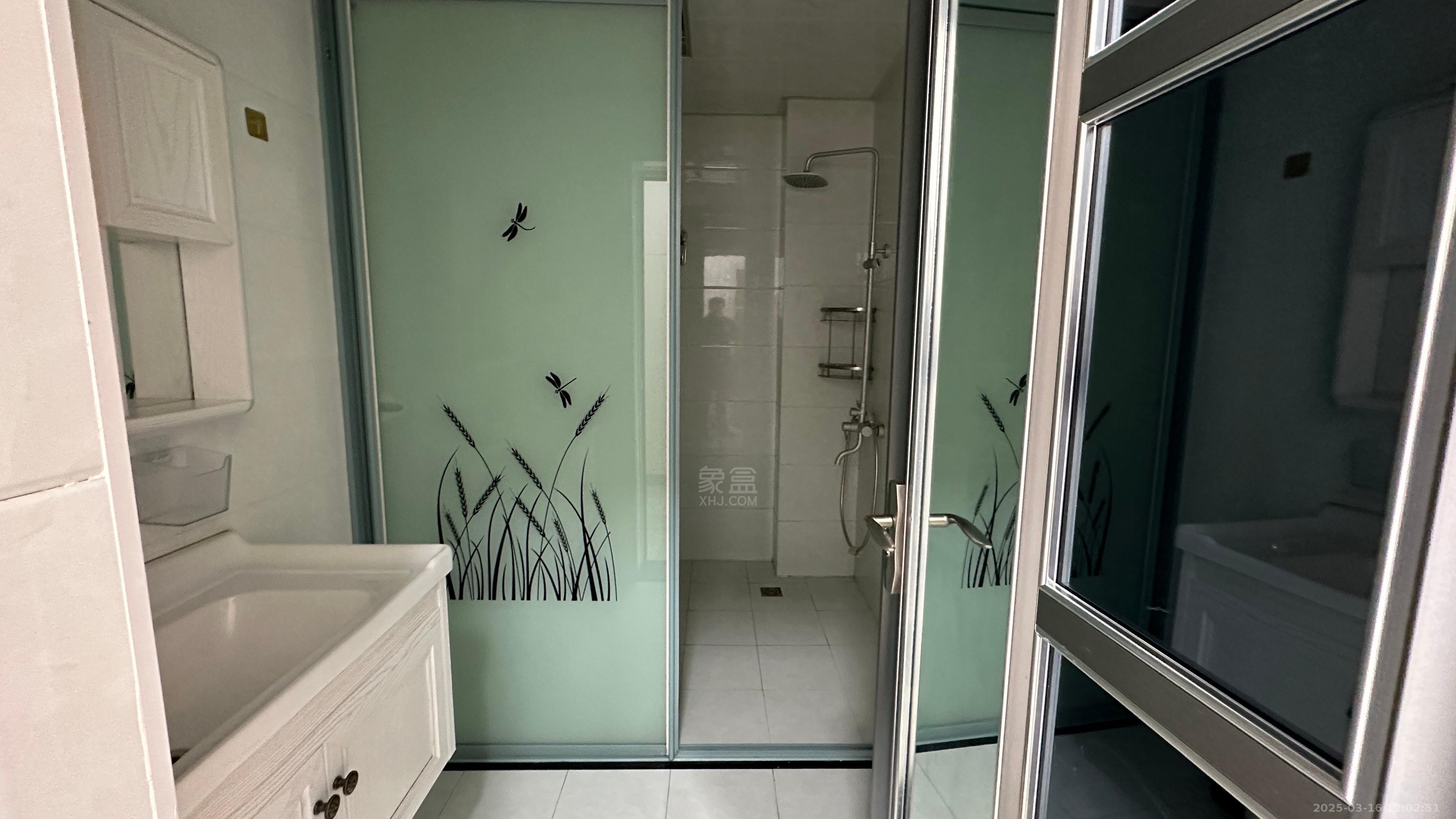 白金汉宫 2室1厅1卫 1500.0元/月 白金汉宫 2室1厅1卫 1500.0元/月室内图