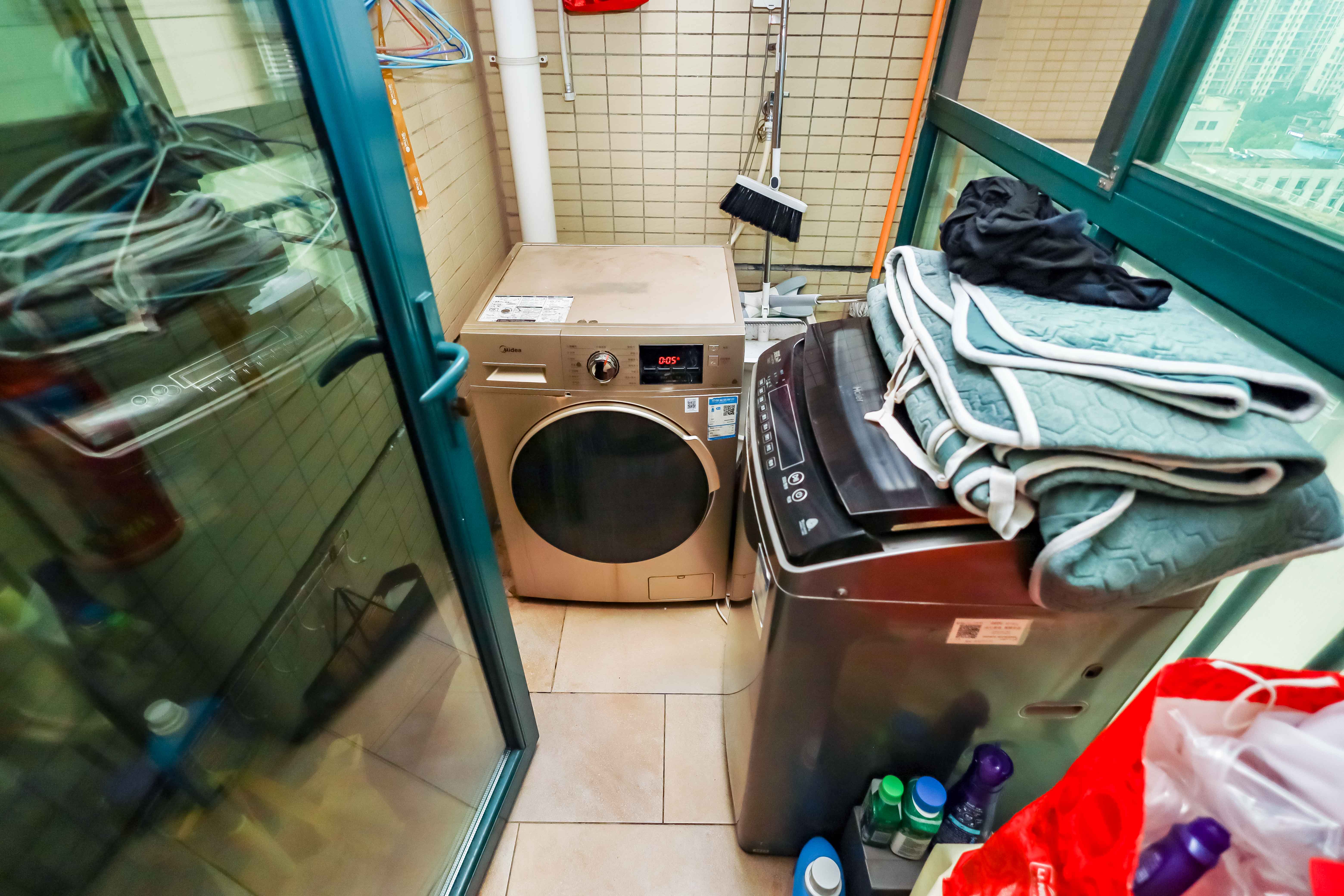 恒大华府  3室2厅1卫   149.50万阳台