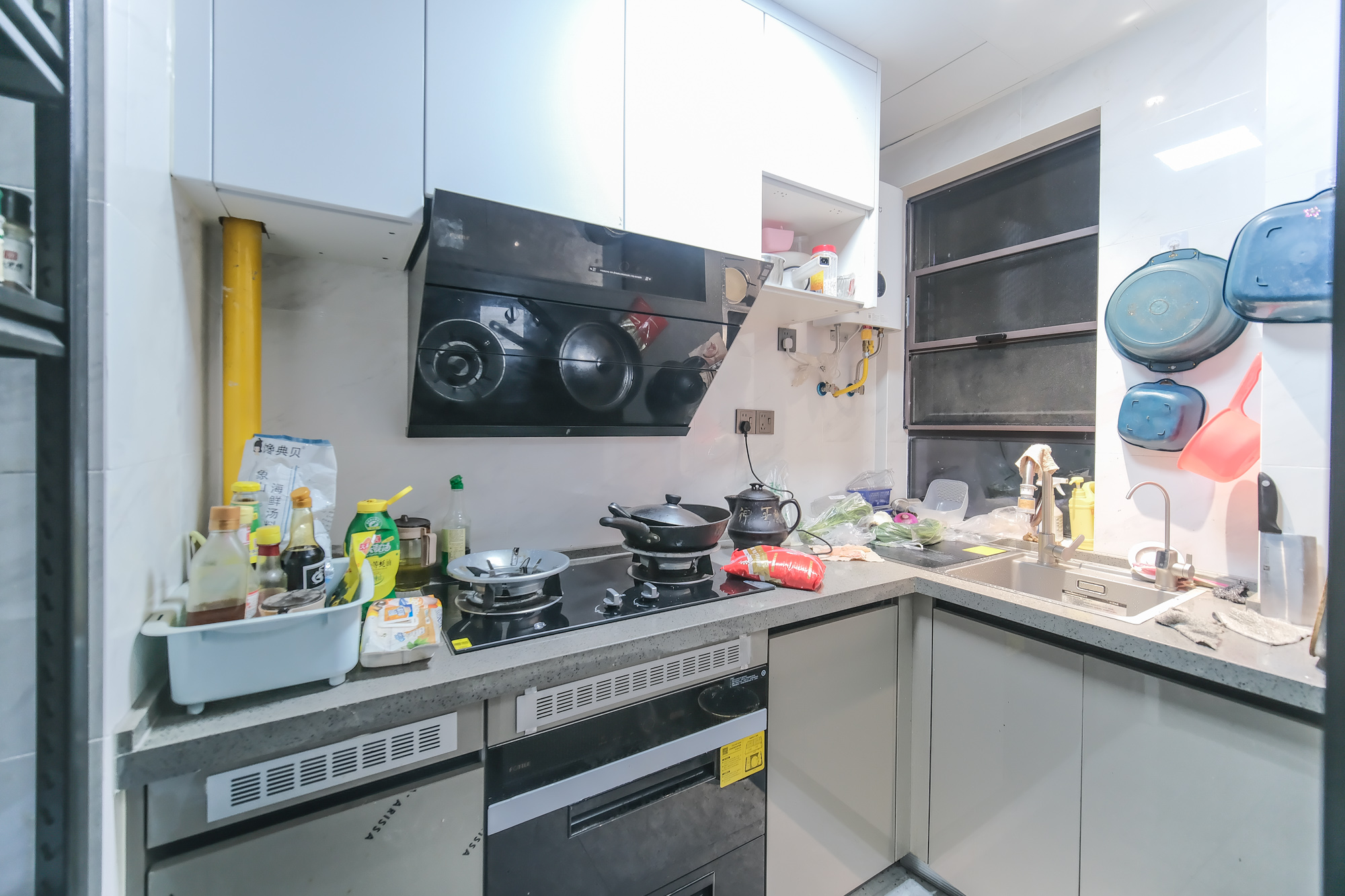 荣盛锦绣学府  3室2厅2卫    89.0万 荣盛锦绣学府  3室2厅2卫    89.0万厨房