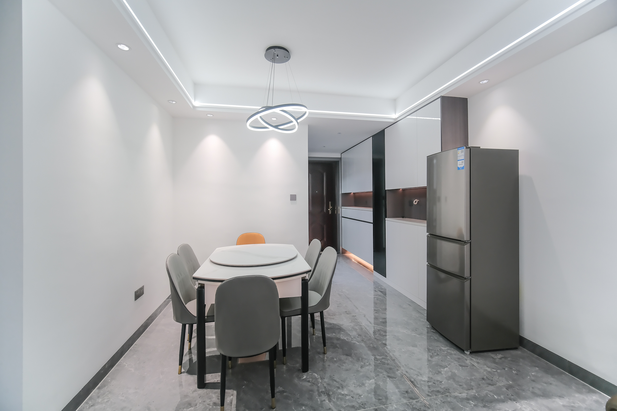 碧桂园翘楚棠  3室2厅2卫    98.0万 碧桂园翘楚棠  3室2厅2卫    98.0万客厅