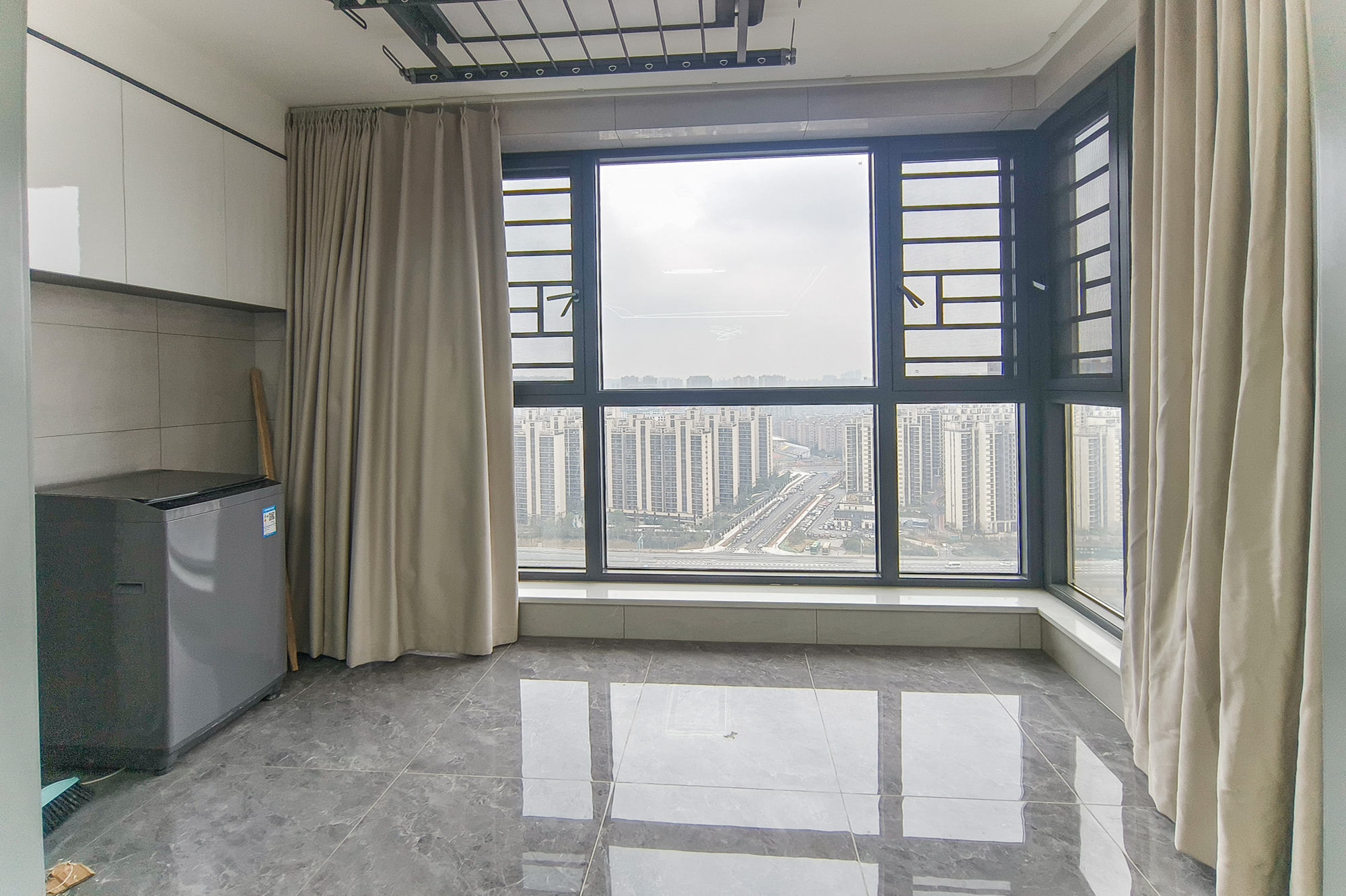 碧桂园翘楚棠  3室2厅2卫    98.0万 碧桂园翘楚棠  3室2厅2卫    98.0万阳台