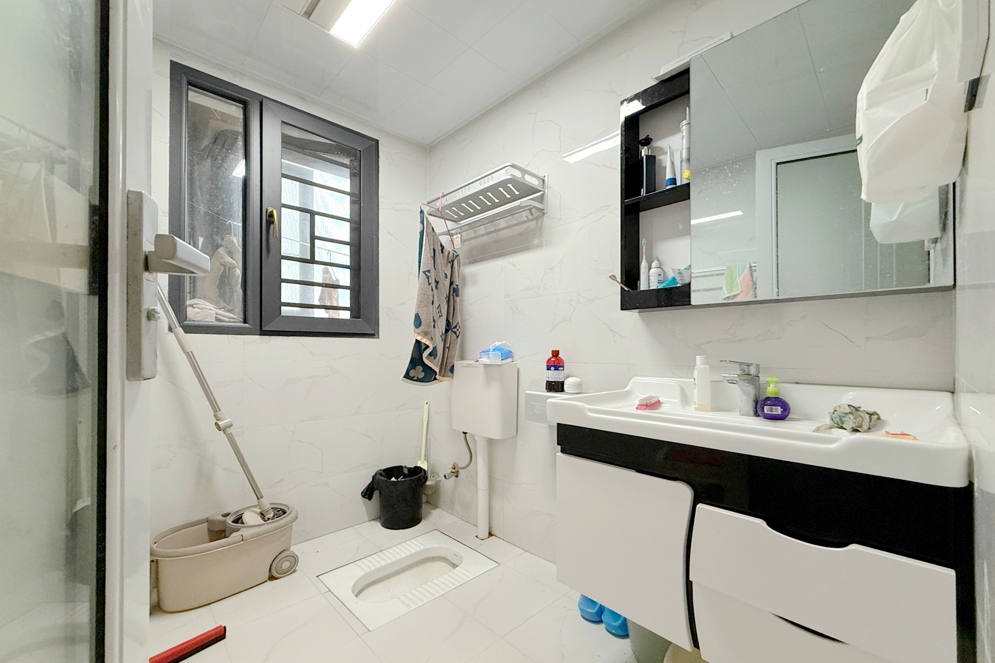 澳海澜庭 2室2厅1卫 48.0万 澳海澜庭 2室2厅1卫 48.0万卫生间