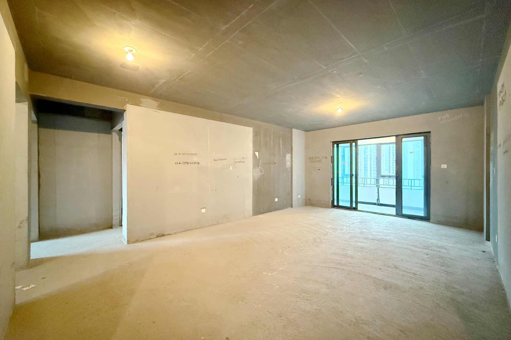 澳海月亮湾  4室2厅2卫    95.0万 澳海月亮湾  4室2厅2卫    95.0万客厅