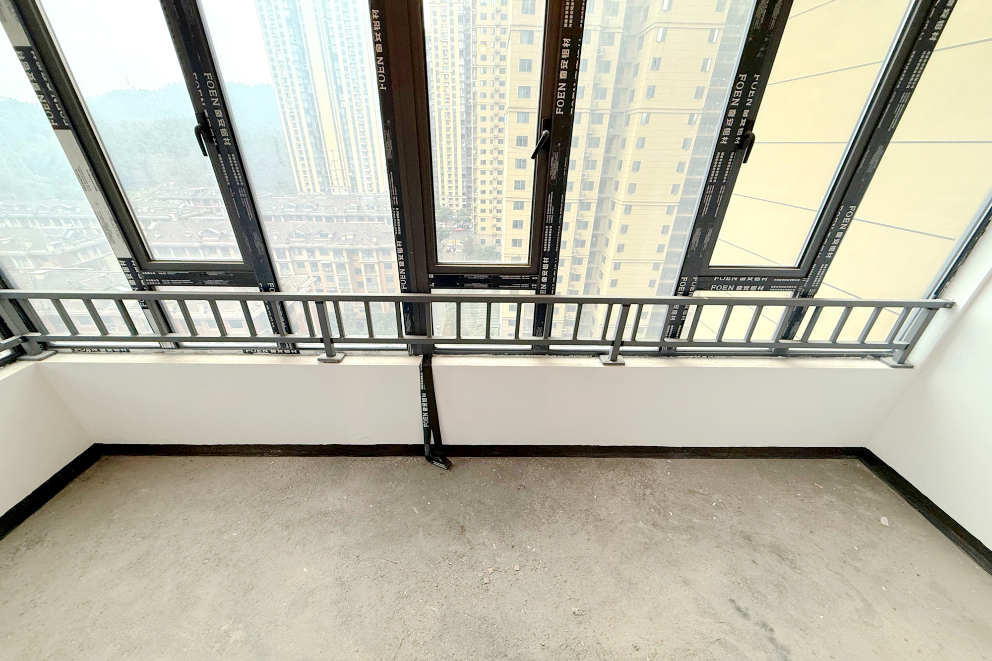 澳海月亮湾  4室2厅2卫    95.0万 澳海月亮湾  4室2厅2卫    95.0万阳台