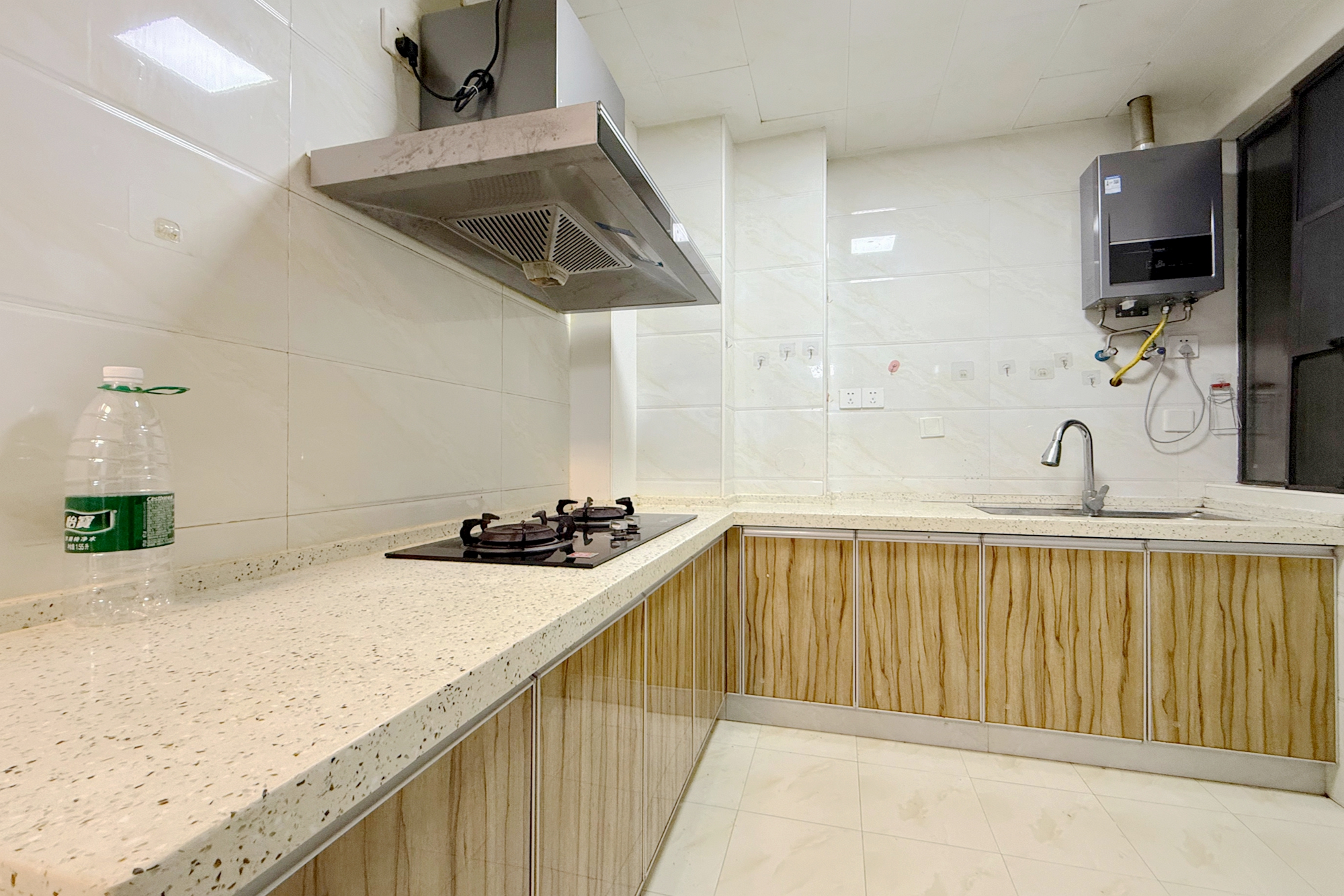 润和长郡(润和紫郡二三期) 3室2厅2卫 81.0万 润和长郡(润和紫郡二三期) 3室2厅2卫 81.0万厨房