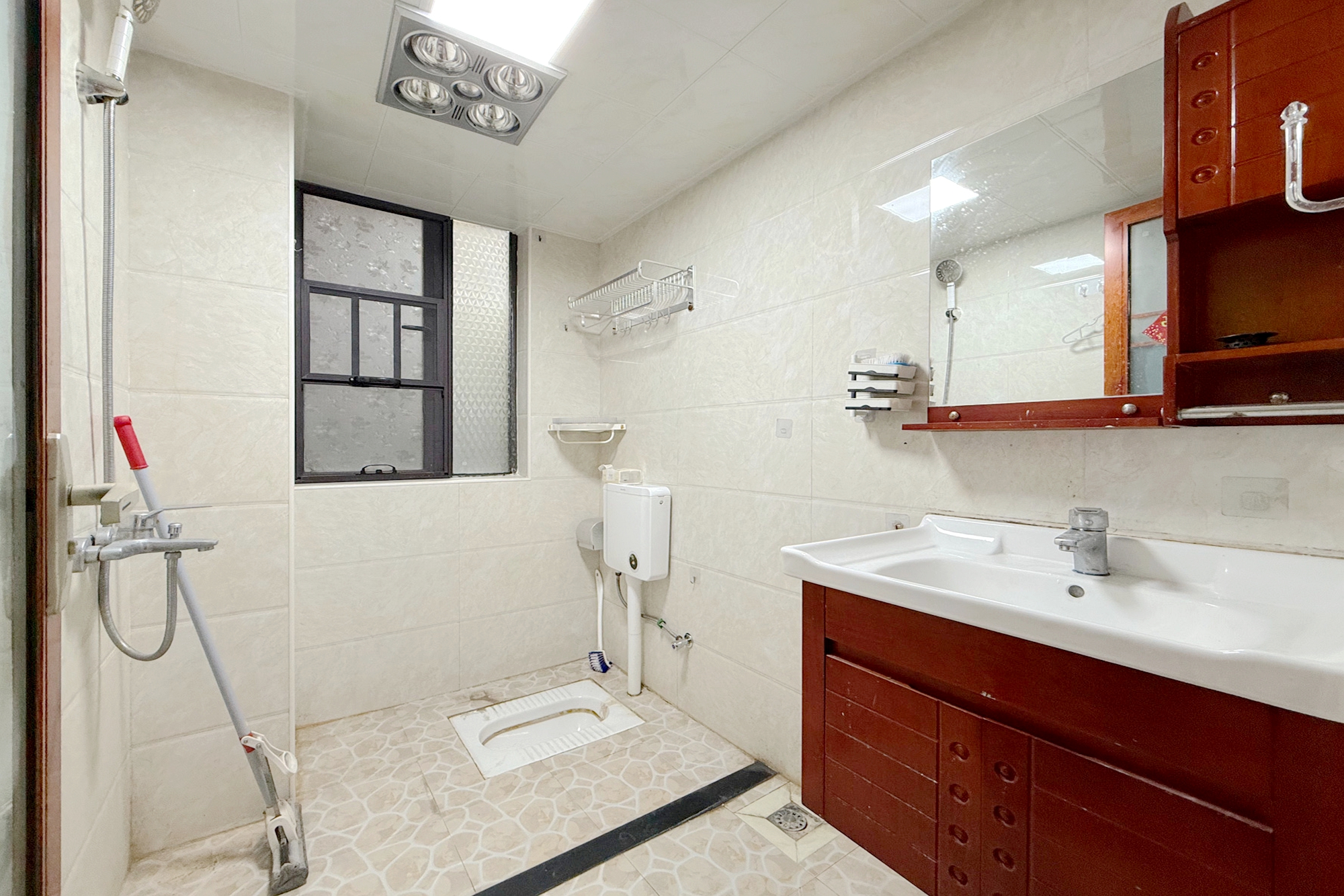 润和长郡(润和紫郡二三期) 3室2厅2卫 81.0万 润和长郡(润和紫郡二三期) 3室2厅2卫 81.0万卫生间