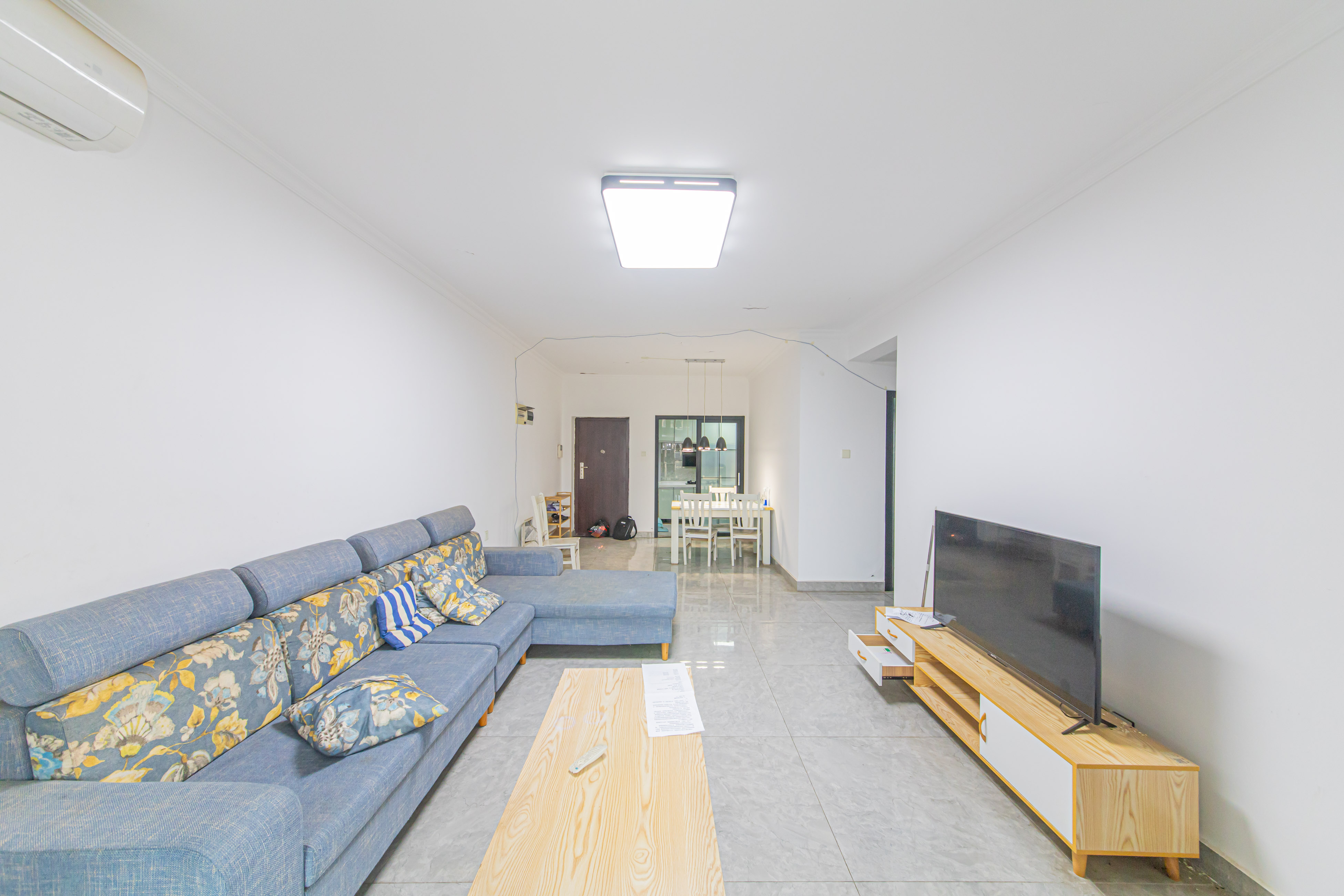 中建芙蓉嘉苑 3室2厅2卫 99.8万 中建芙蓉嘉苑 3室2厅2卫 99.8万客厅