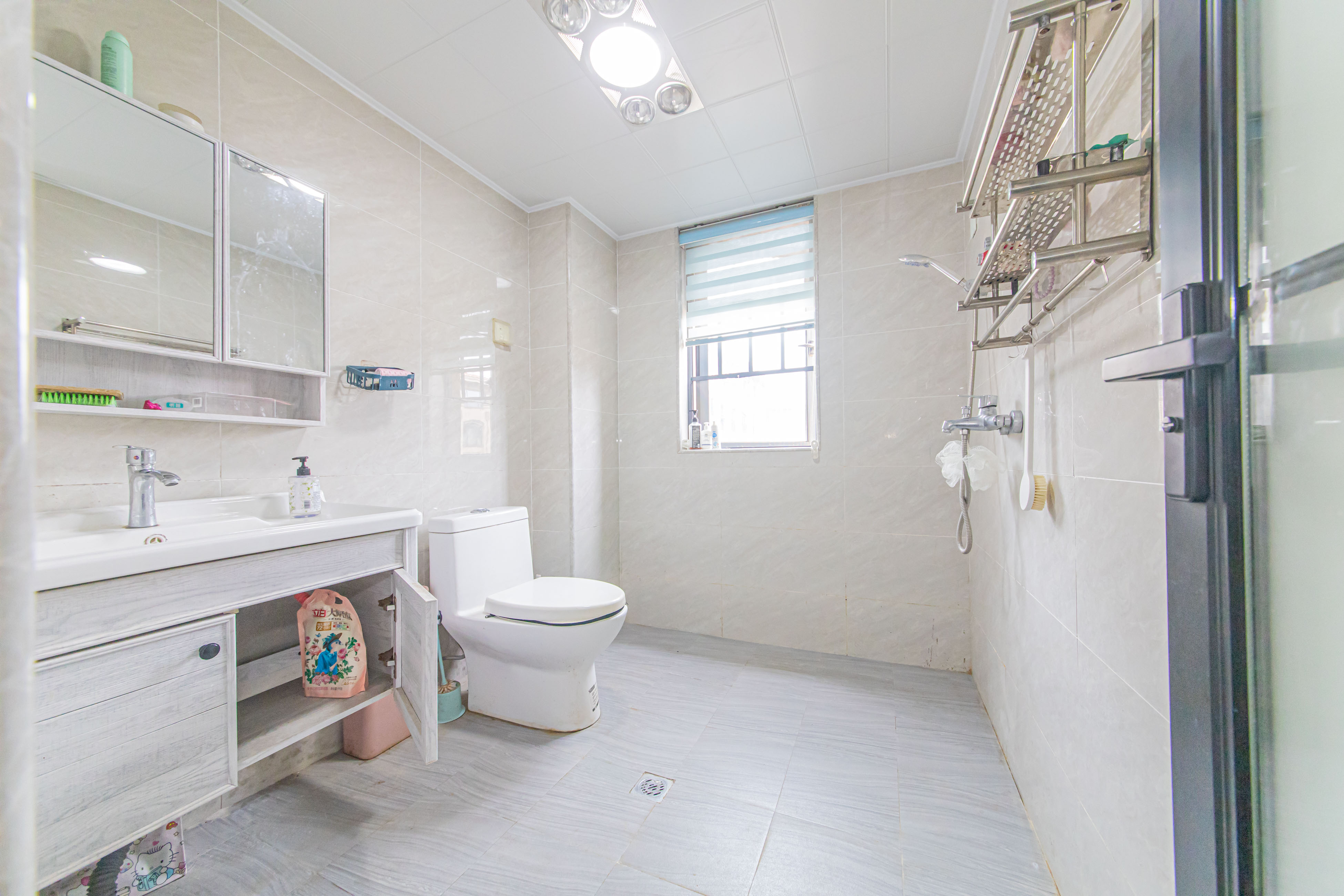 中建芙蓉嘉苑 3室2厅2卫 99.8万 中建芙蓉嘉苑 3室2厅2卫 99.8万卫生间