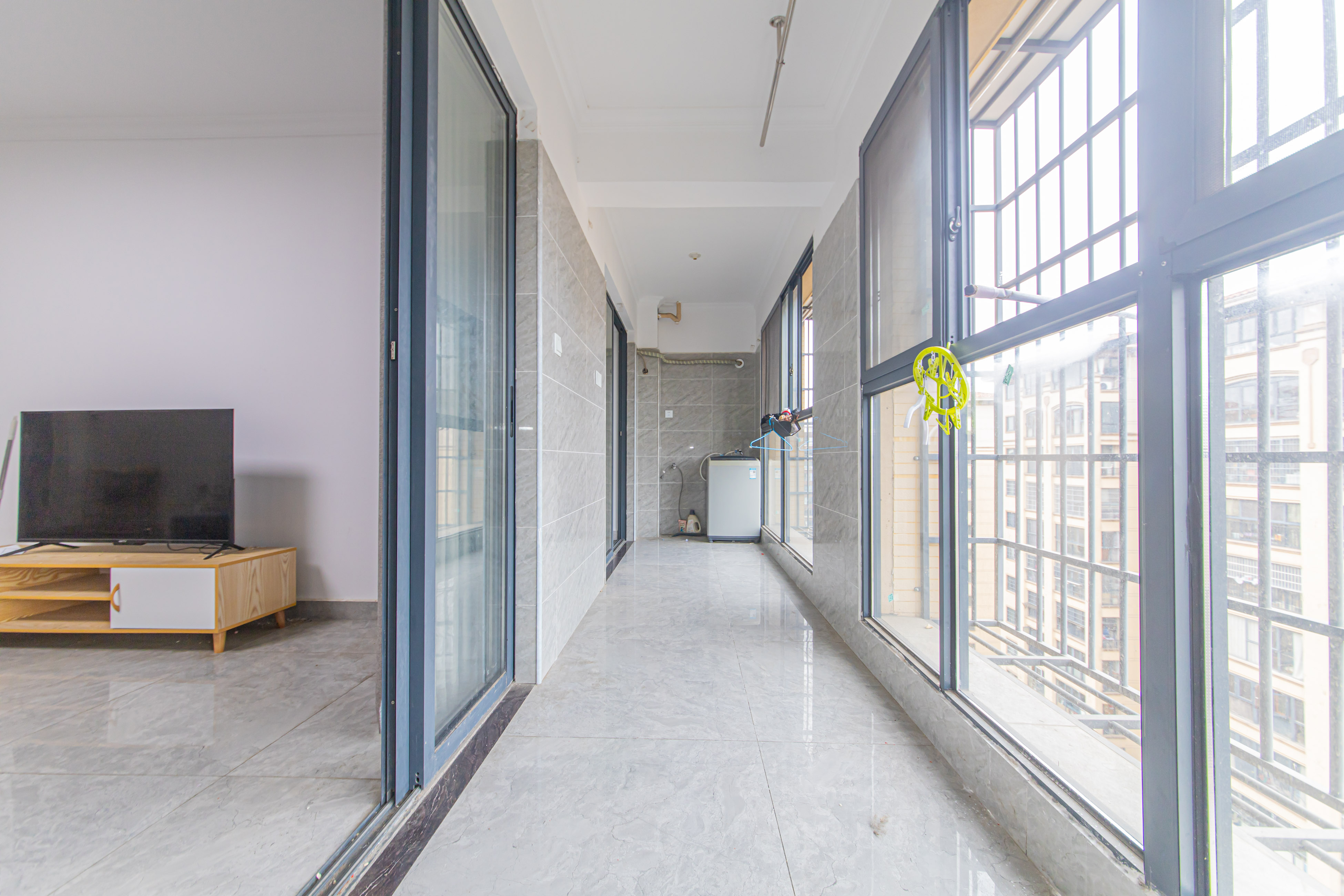 中建芙蓉嘉苑 3室2厅2卫 99.8万 中建芙蓉嘉苑 3室2厅2卫 99.8万阳台