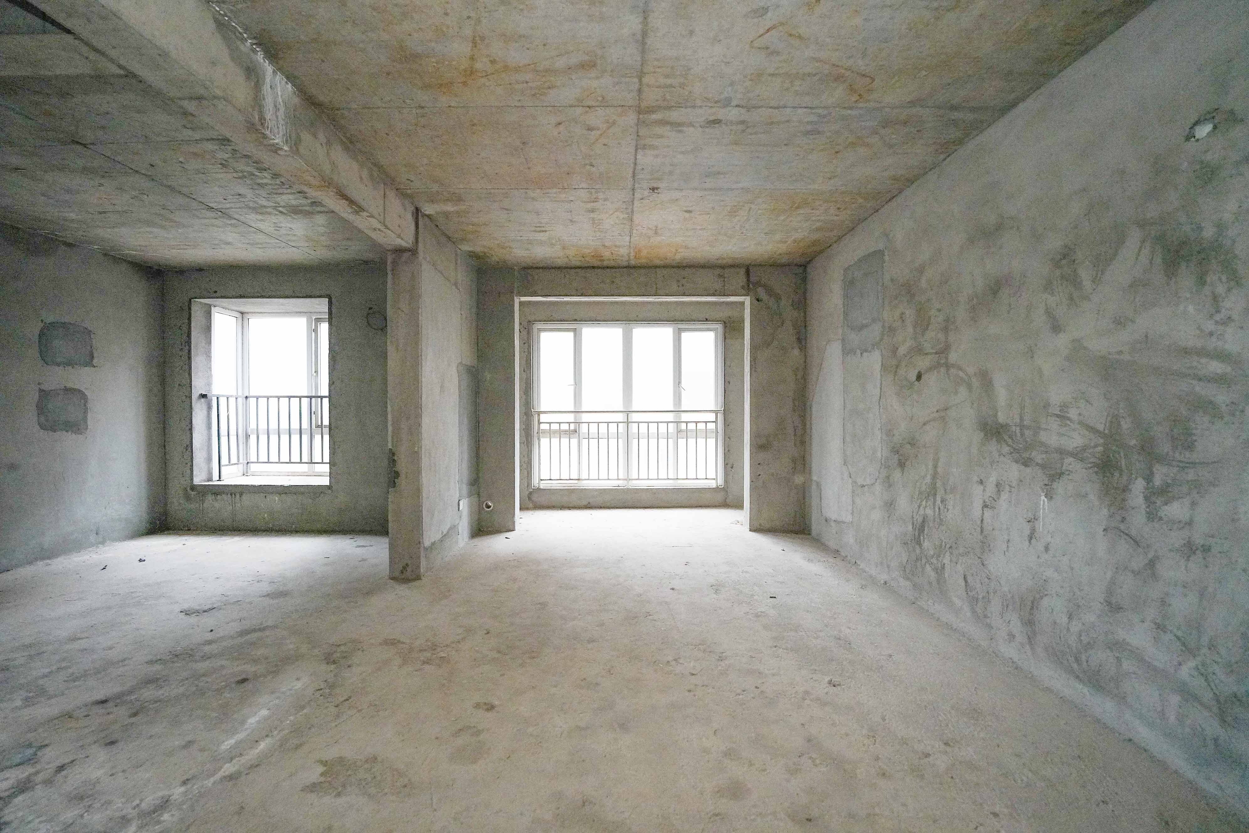 丽发新城  2室2厅1卫   56.00万