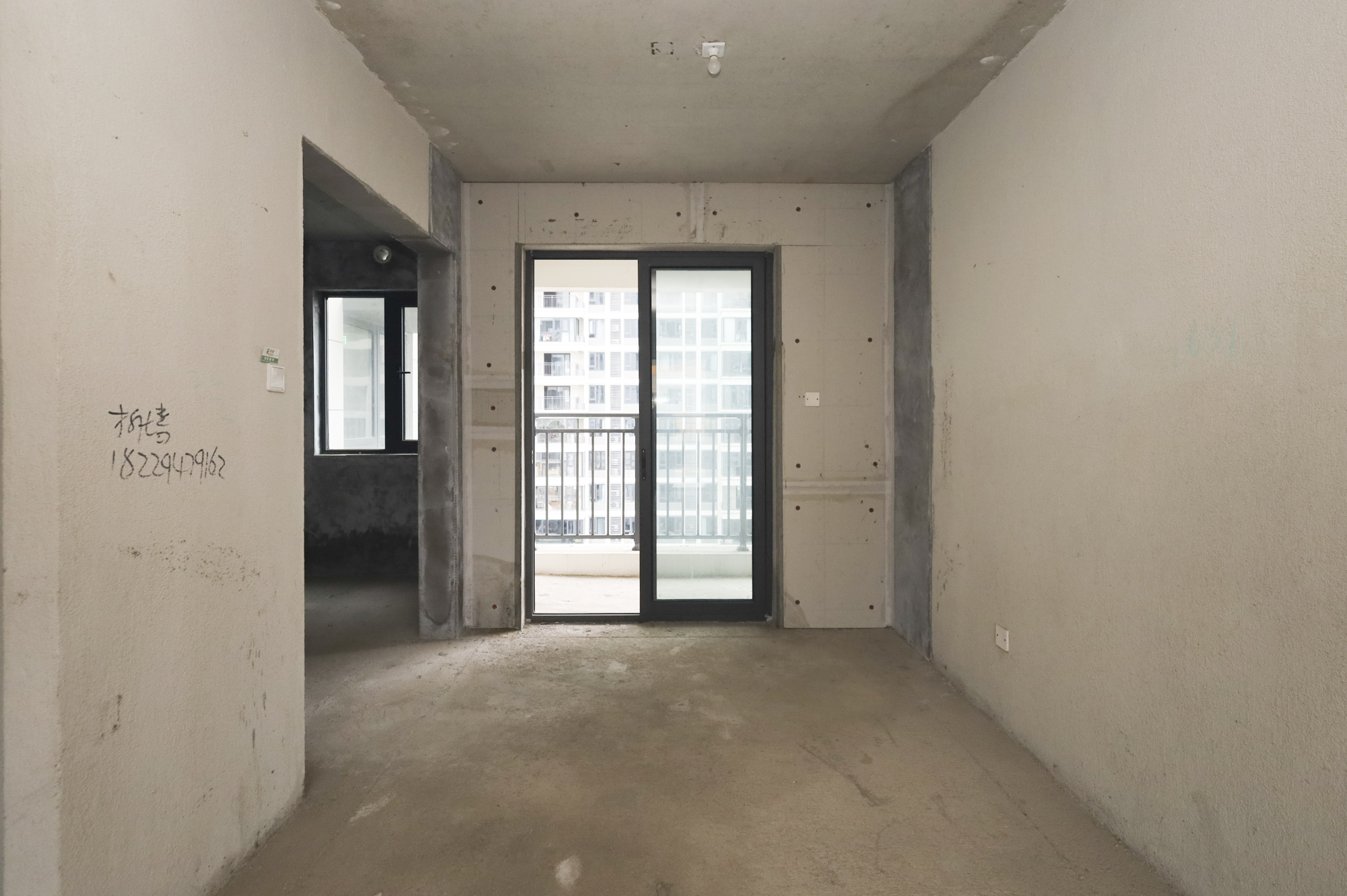 长沙北中心保利时代A区 4室2厅2卫 110.0万 长沙北中心保利时代A区 4室2厅2卫 110.0万客厅