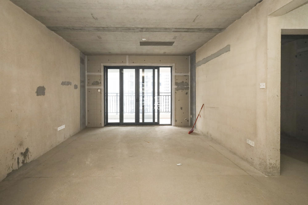 长沙北中心保利时代B区  4室2厅2卫    118.0万