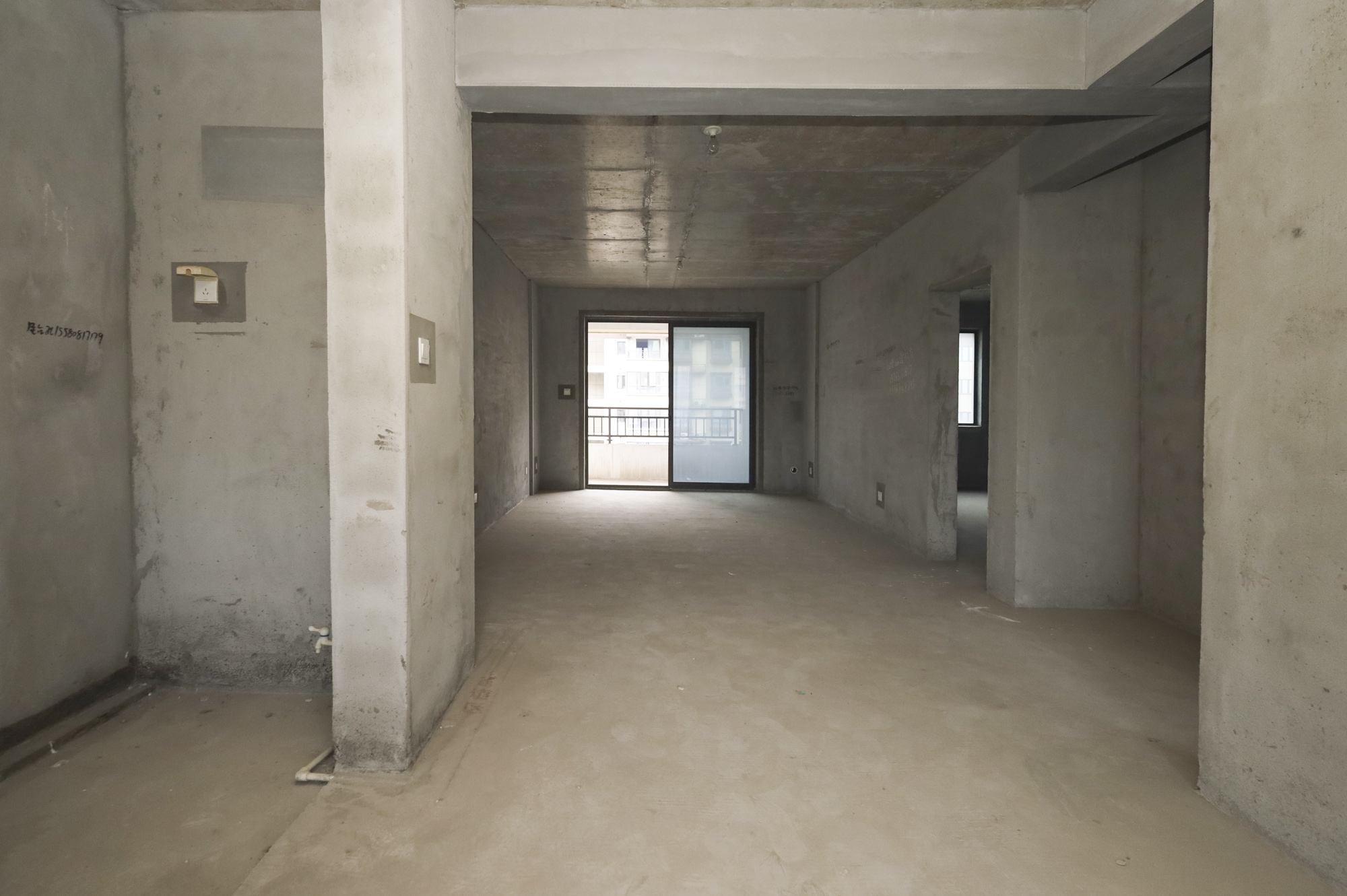 山语城三期 3室2厅2卫 81.5万 山语城三期 3室2厅2卫 81.5万客厅