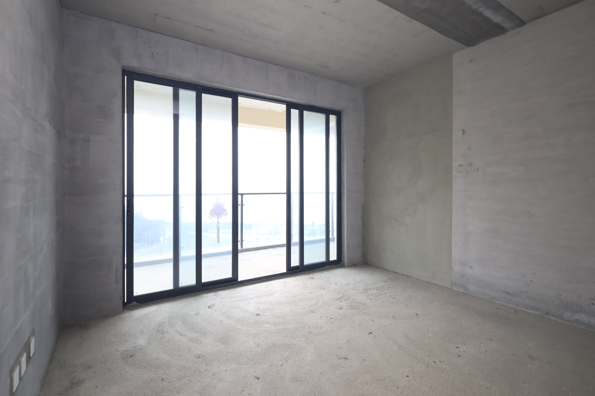 地铁中建江山玖樾  4室2厅2卫    320.0万 地铁中建江山玖樾  4室2厅2卫    320.0万卧室