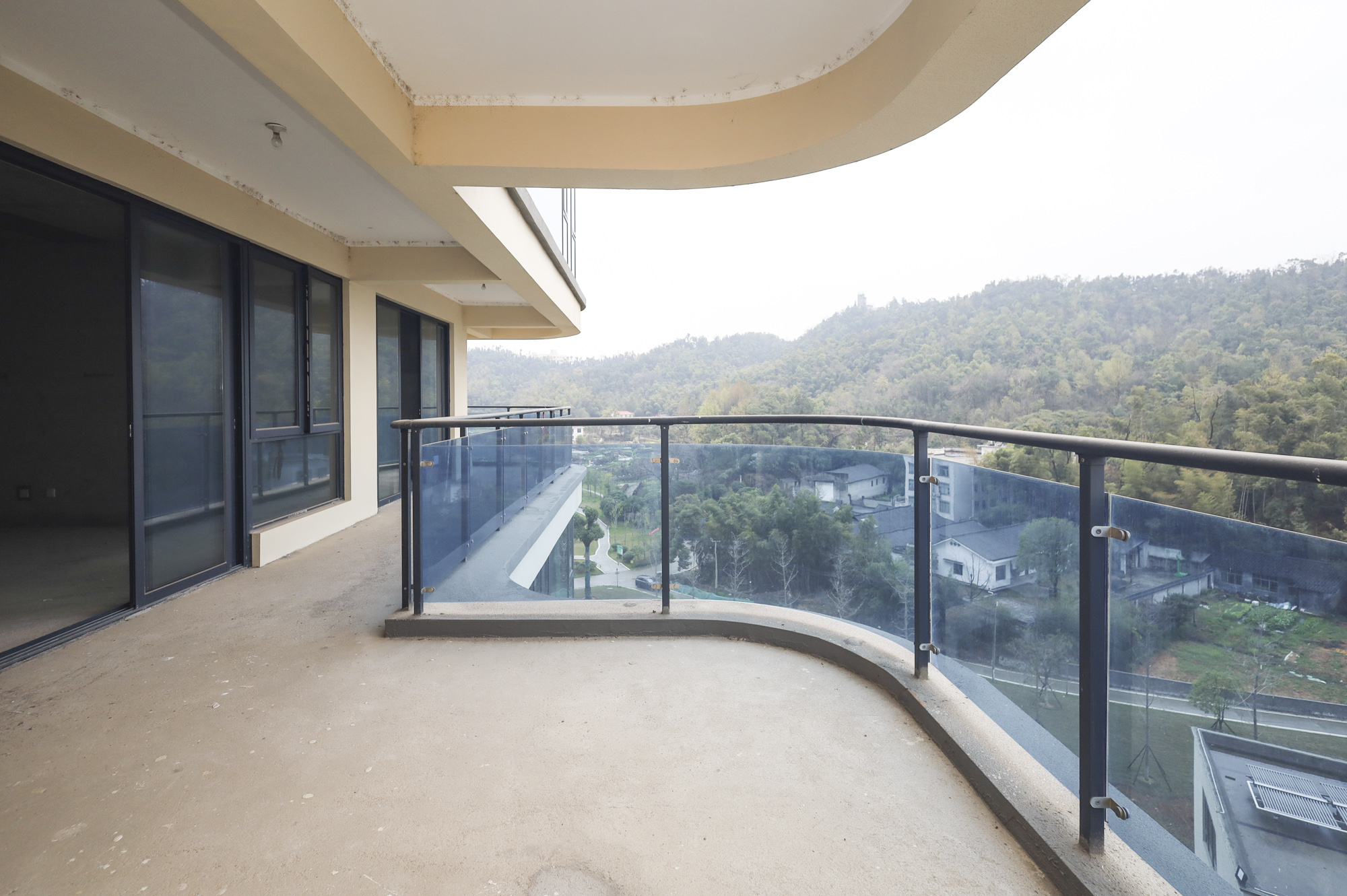 地铁中建江山玖樾  4室2厅2卫    320.0万 地铁中建江山玖樾  4室2厅2卫    320.0万阳台