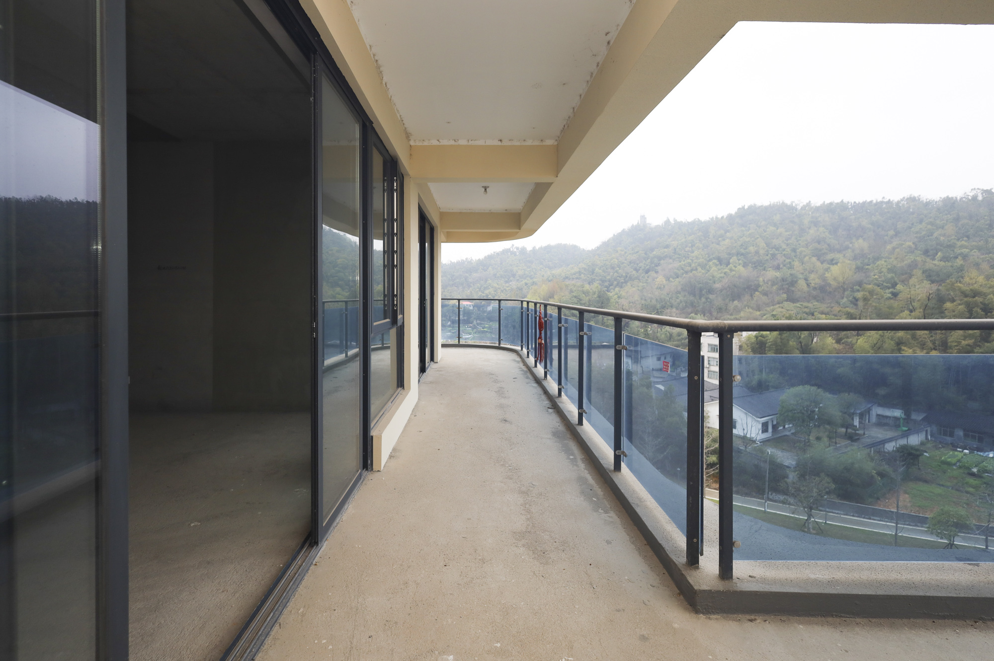 地铁中建江山玖樾  4室2厅2卫    320.0万 地铁中建江山玖樾  4室2厅2卫    320.0万阳台