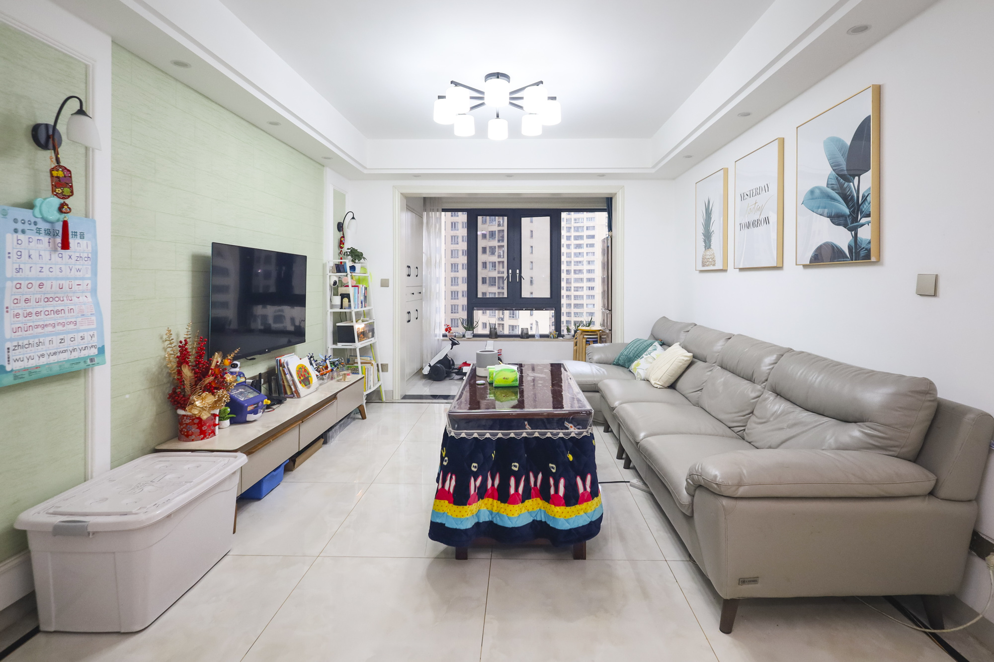 钱隆世家 4室2厅2卫 120.0万 钱隆世家 4室2厅2卫 120.0万客厅