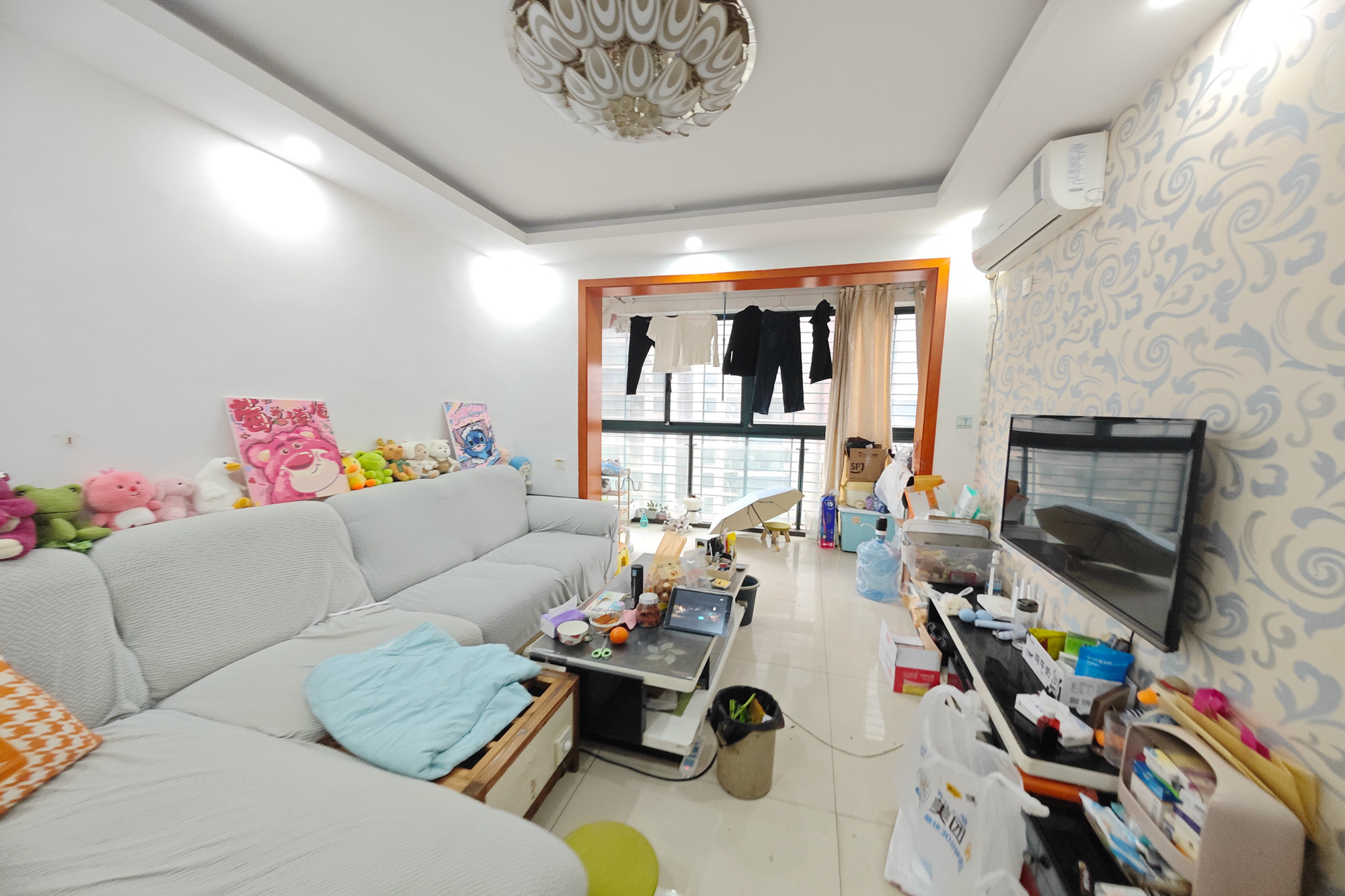 尊邸华庭  2室1厅1卫   78.00万客厅