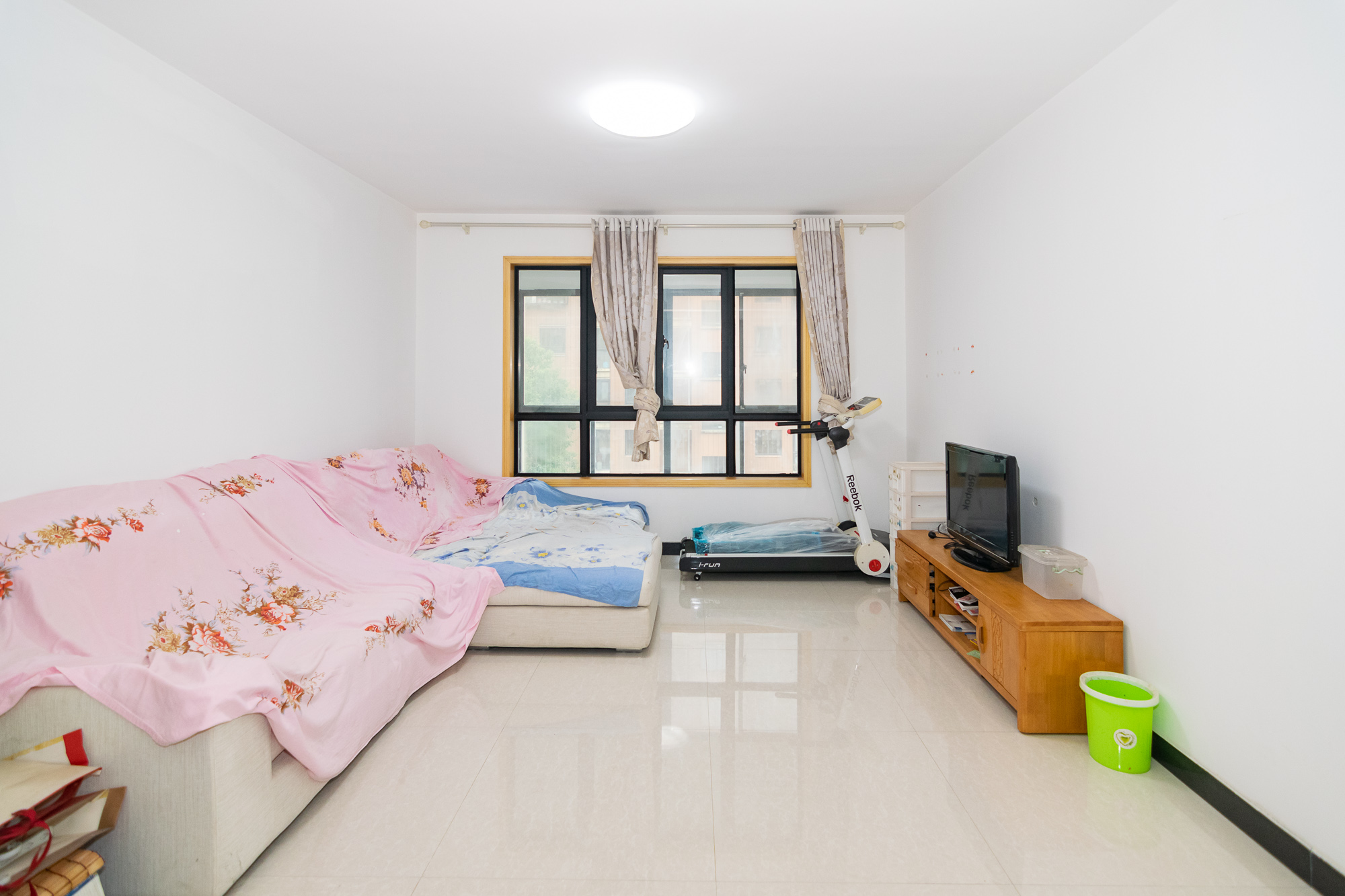 丽景华庭  2室2厅1卫   46.00万客厅