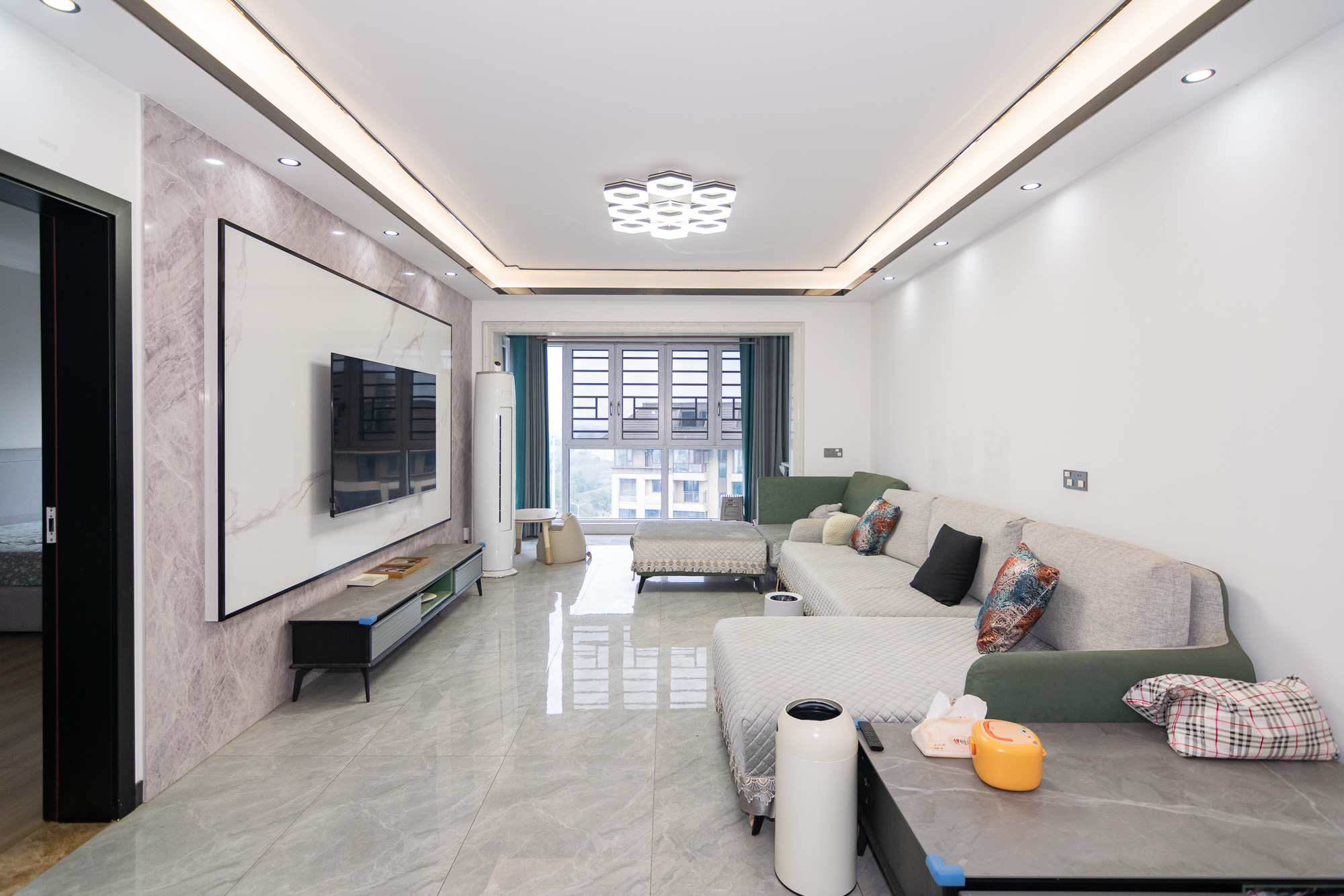 华润桃源里  4室2厅2卫    118.0万 华润桃源里  4室2厅2卫    118.0万客厅