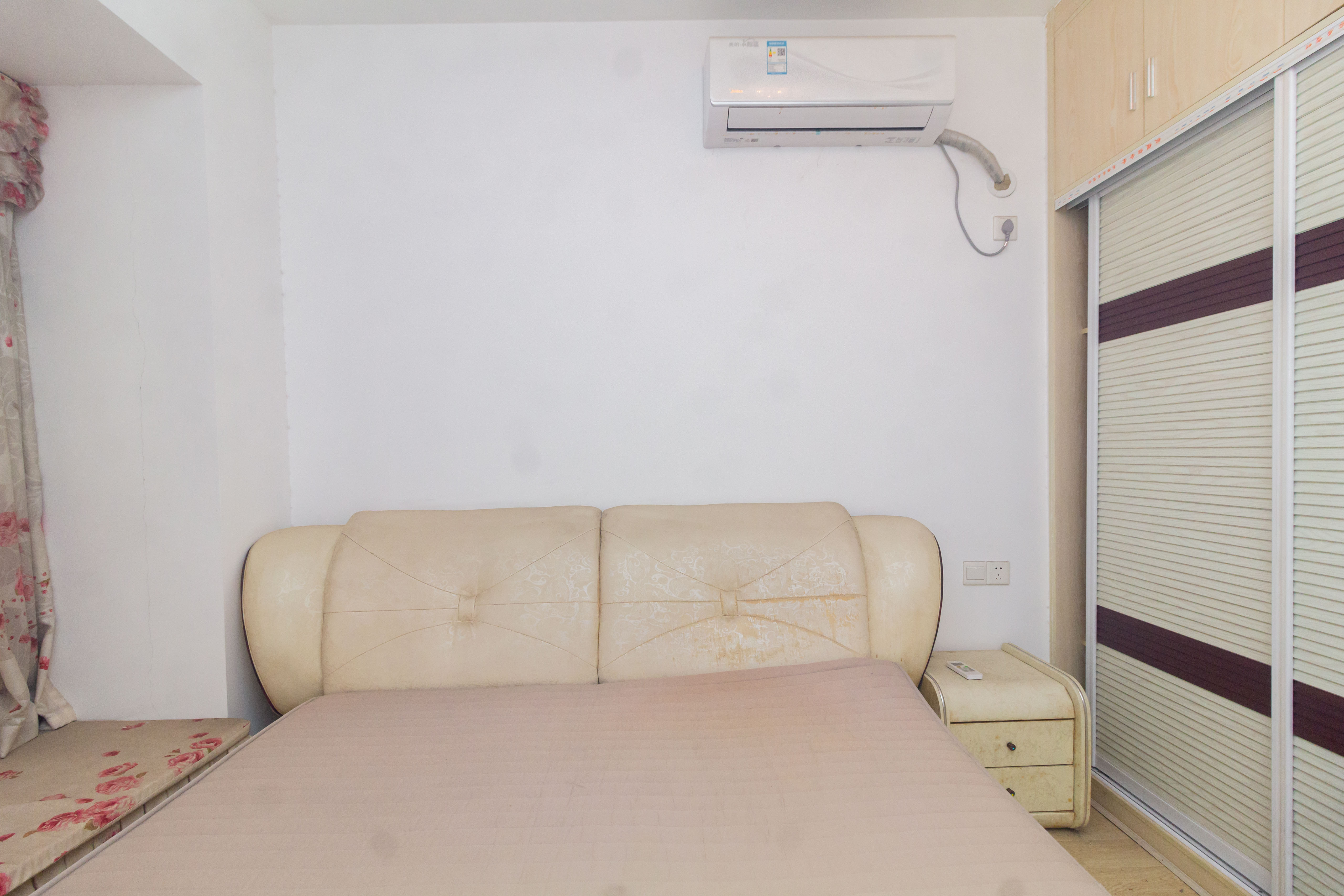 康桥长郡  2室1厅1卫    52.8万 康桥长郡  2室1厅1卫    52.8万卧室