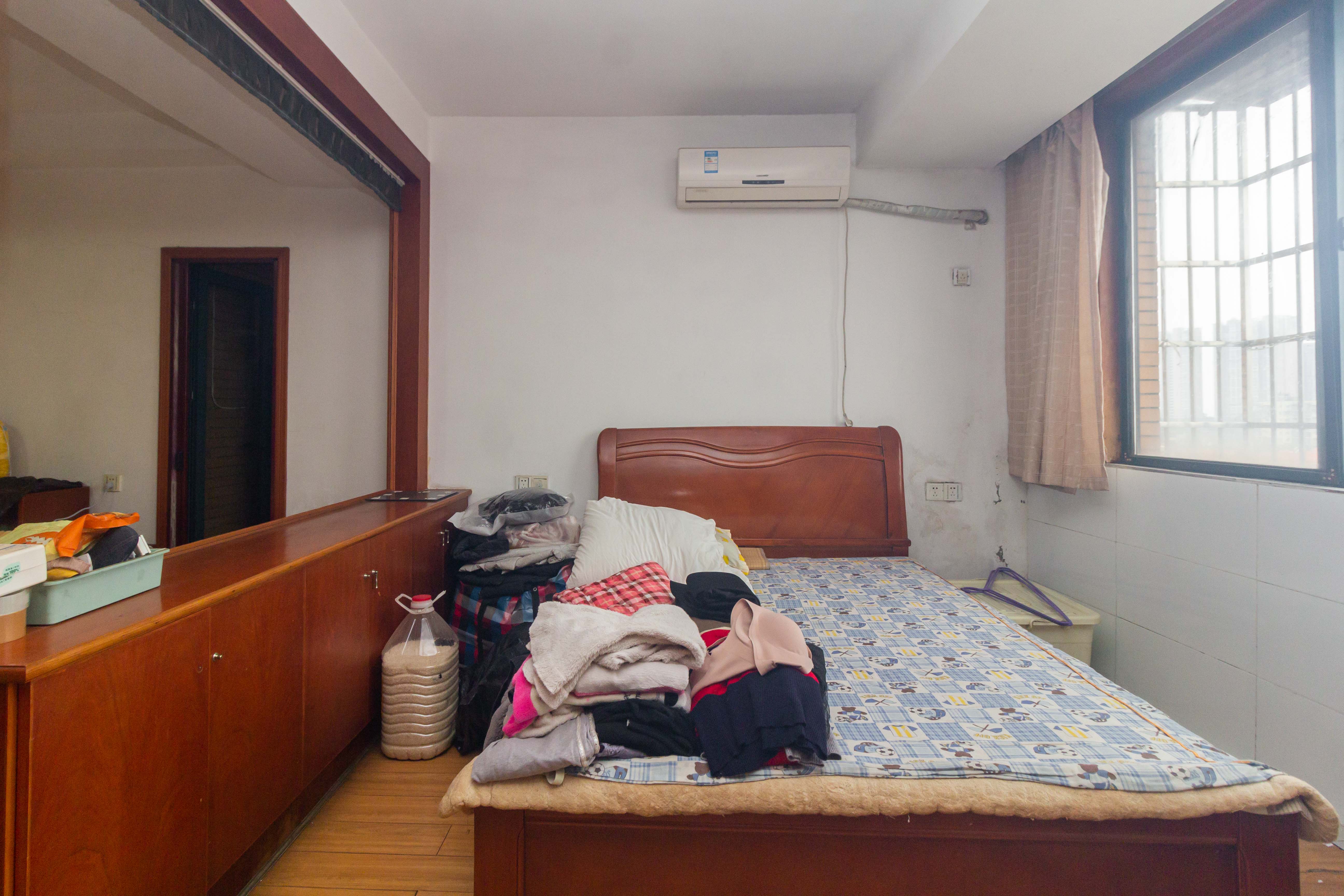 东业早安星城 1室1厅1卫 25.0万 东业早安星城 1室1厅1卫 25.0万客厅