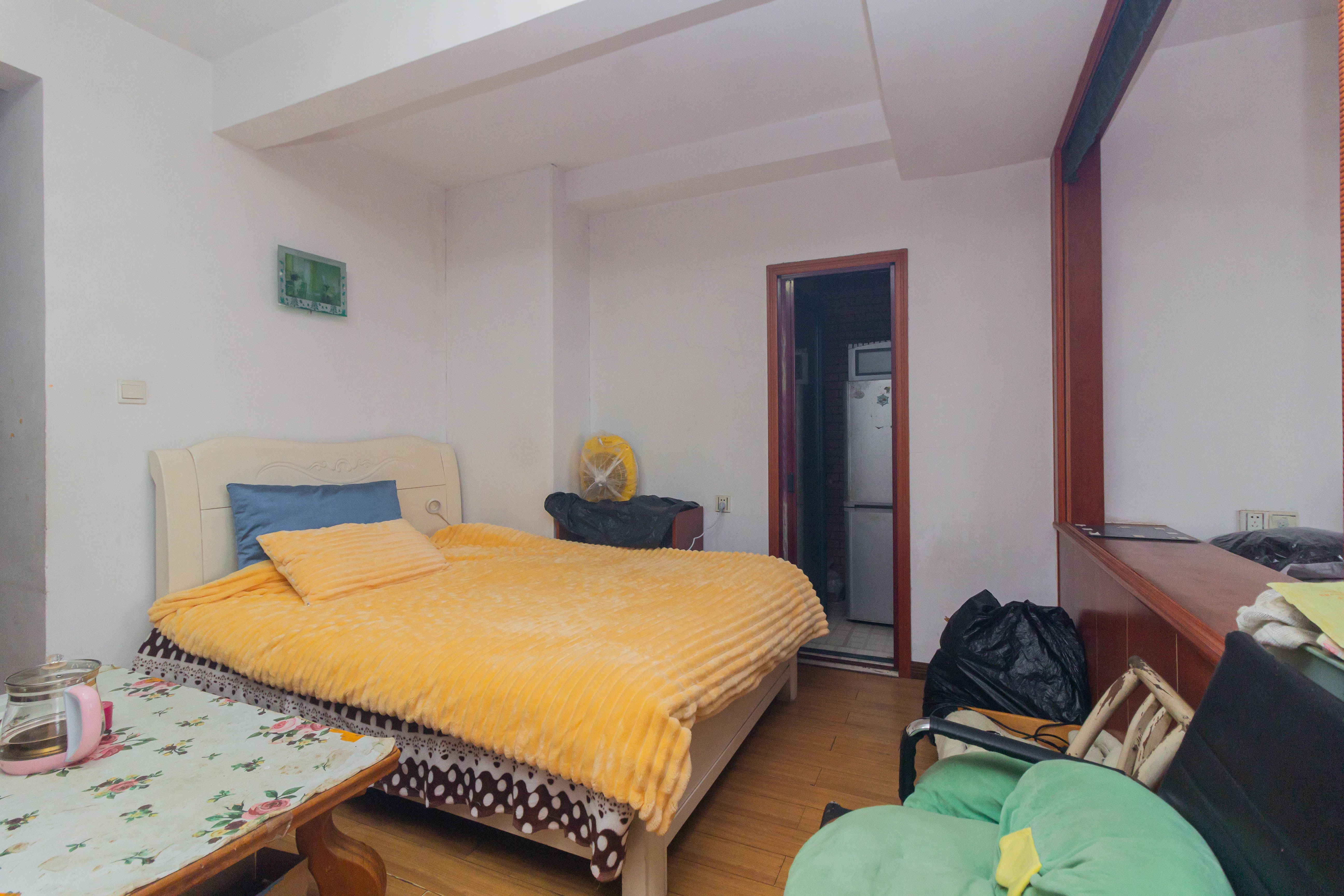 东业早安星城 1室1厅1卫 25.0万 东业早安星城 1室1厅1卫 25.0万客厅