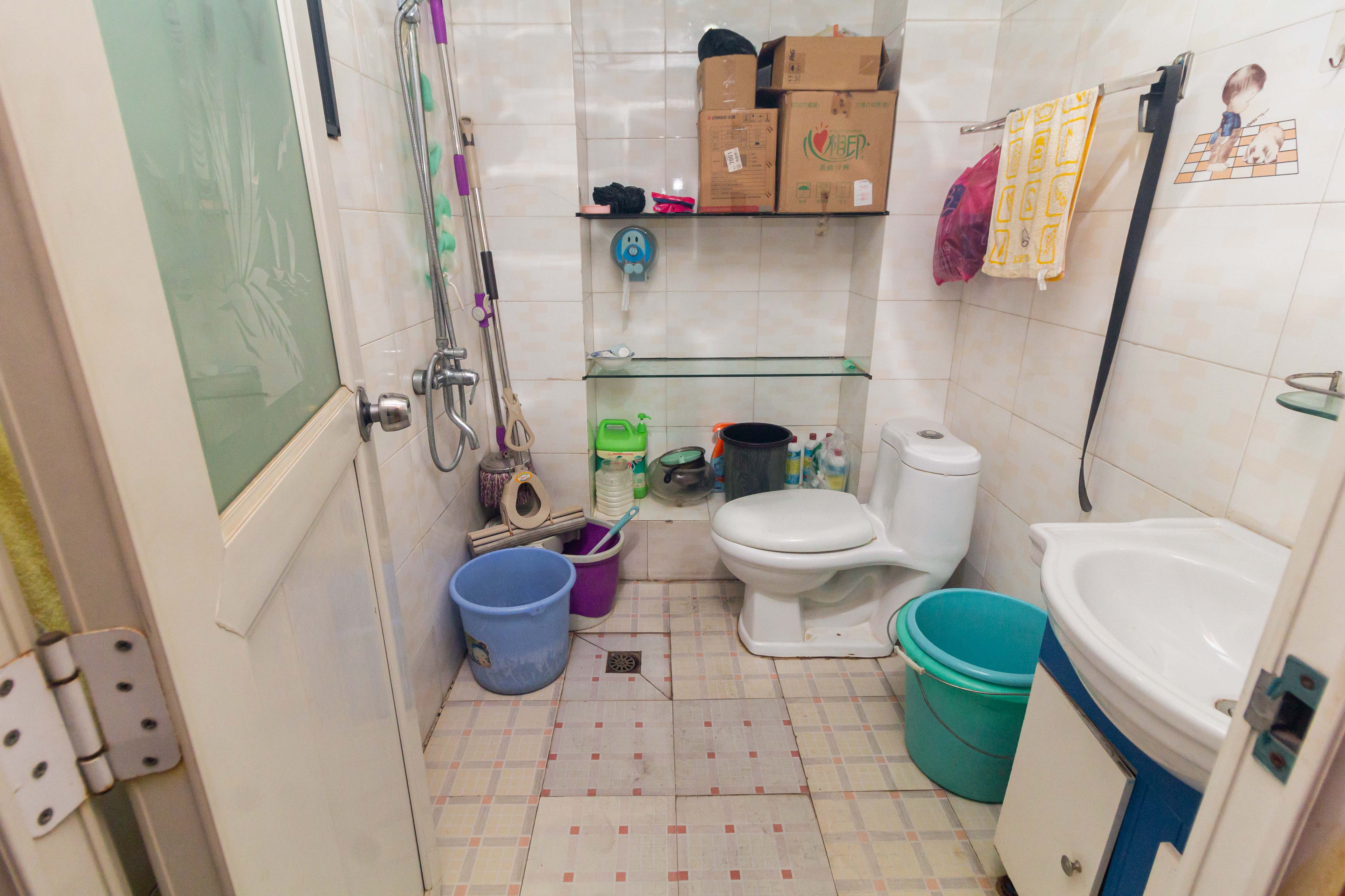 东业早安星城 1室1厅1卫 25.0万 东业早安星城 1室1厅1卫 25.0万卫生间