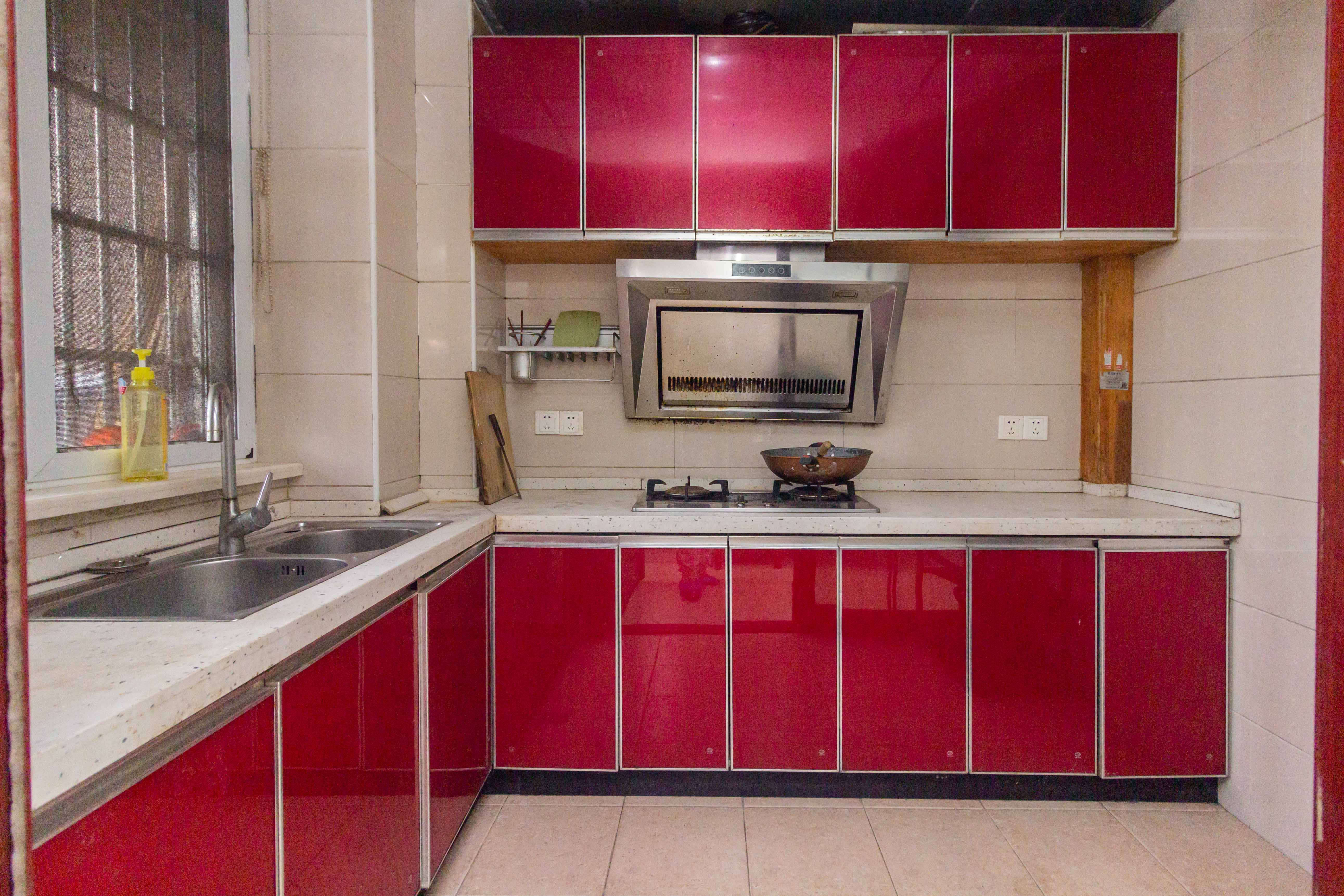 东业苹果社区 2室2厅1卫 40.0万 东业苹果社区 2室2厅1卫 40.0万厨房