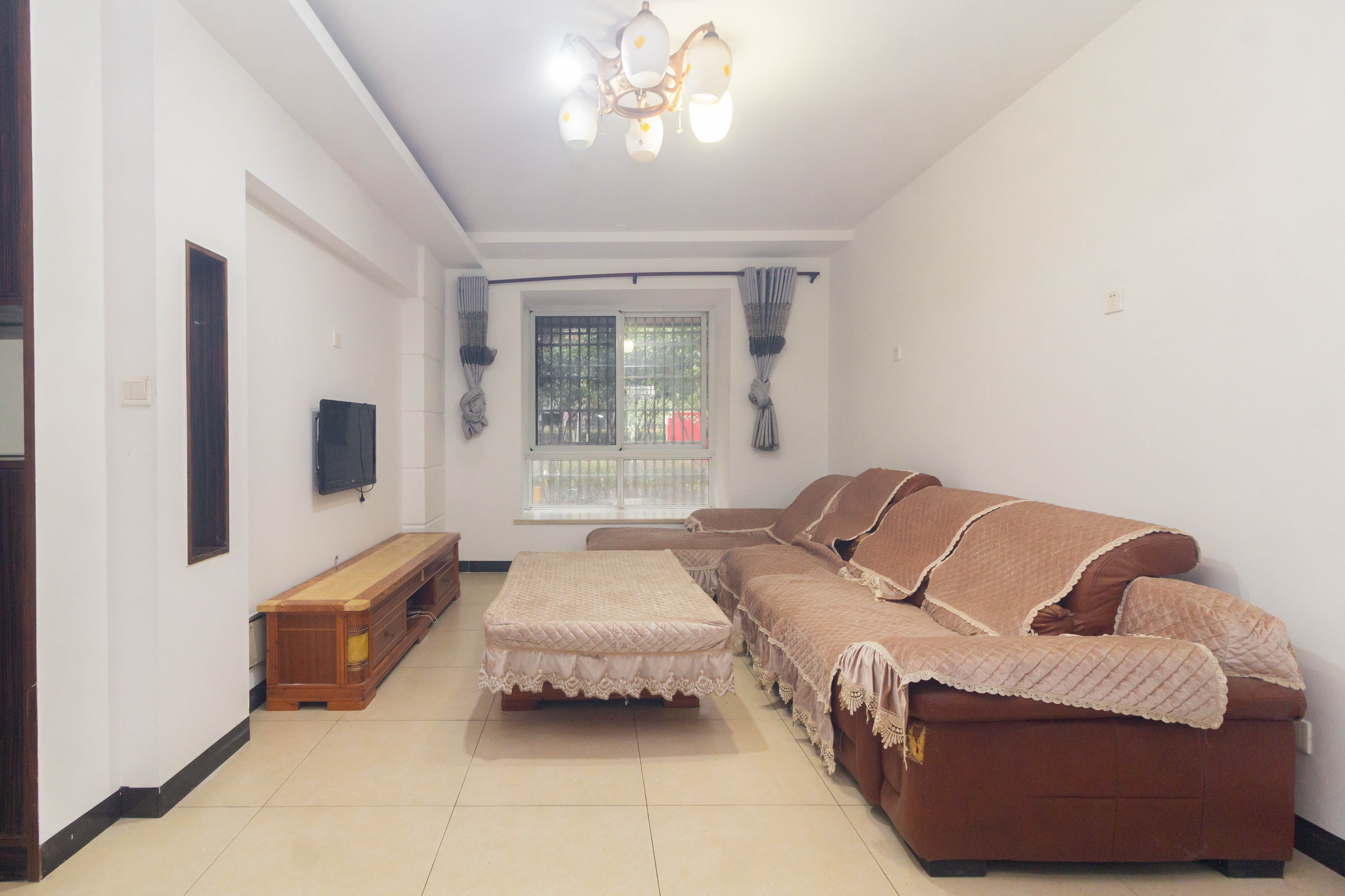 东业苹果社区 2室2厅1卫 40.0万 东业苹果社区 2室2厅1卫 40.0万客厅