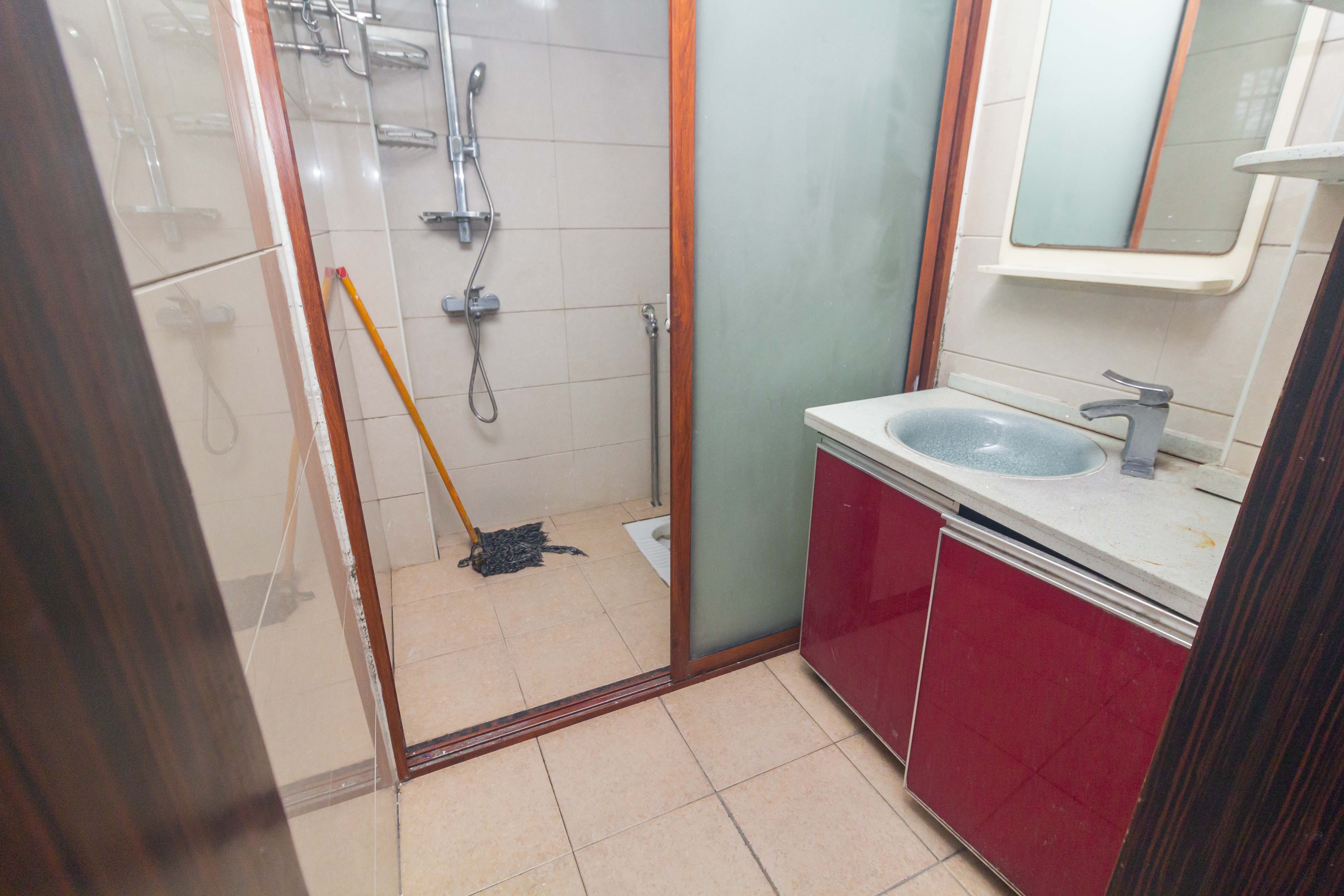 东业苹果社区 2室2厅1卫 40.0万 东业苹果社区 2室2厅1卫 40.0万卫生间