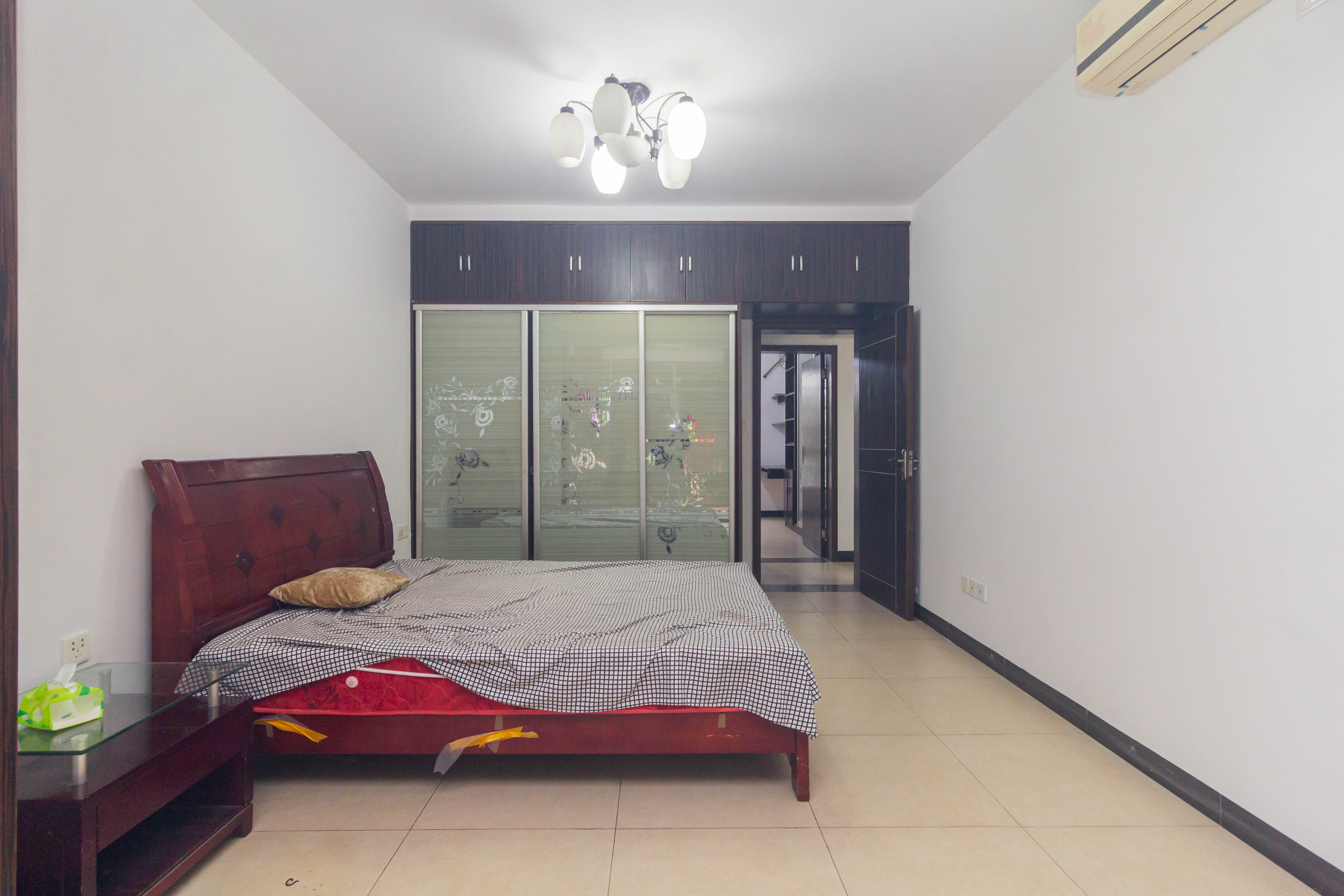 东业苹果社区 2室2厅1卫 40.0万 东业苹果社区 2室2厅1卫 40.0万卧室