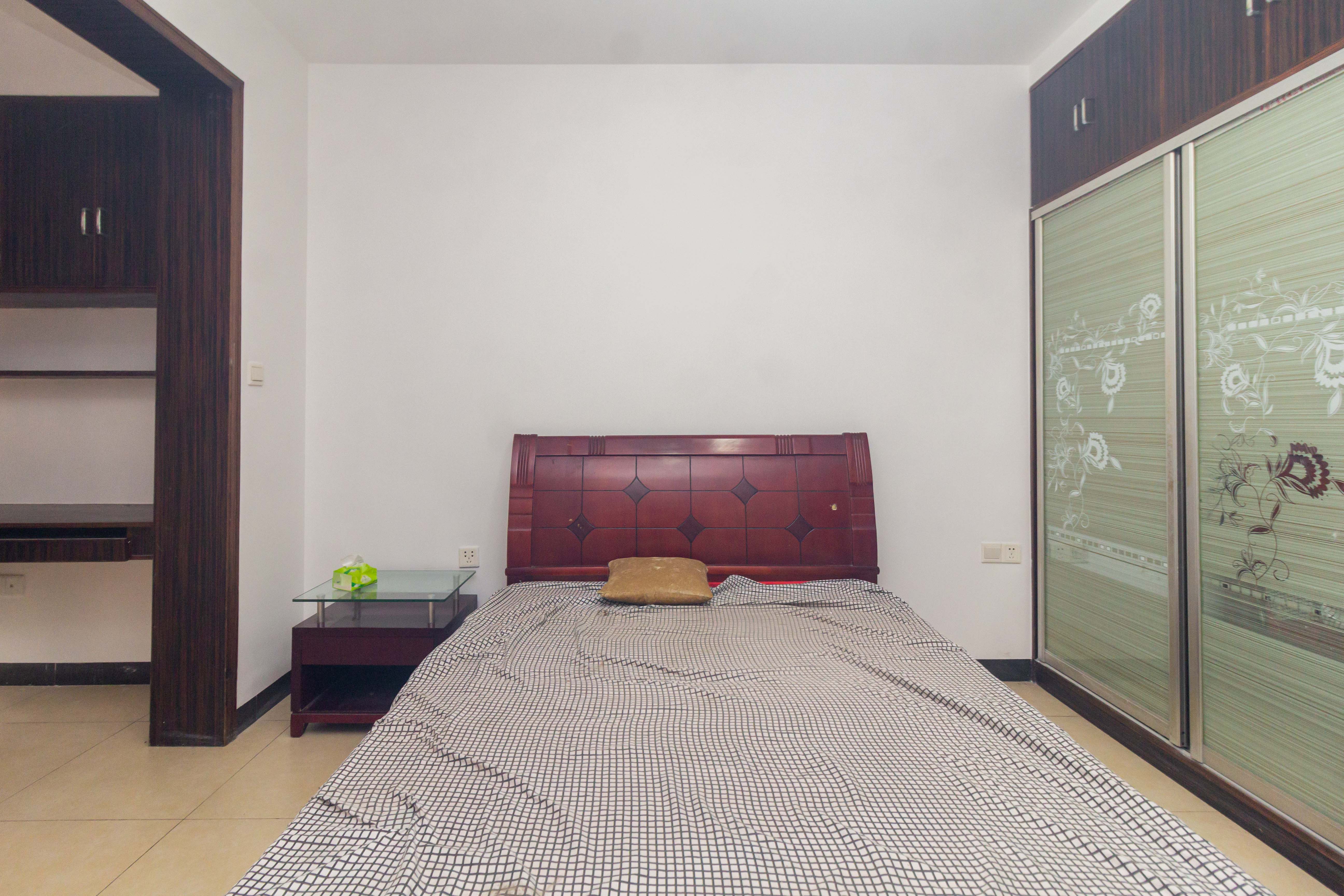 东业苹果社区 2室2厅1卫 40.0万 东业苹果社区 2室2厅1卫 40.0万卧室