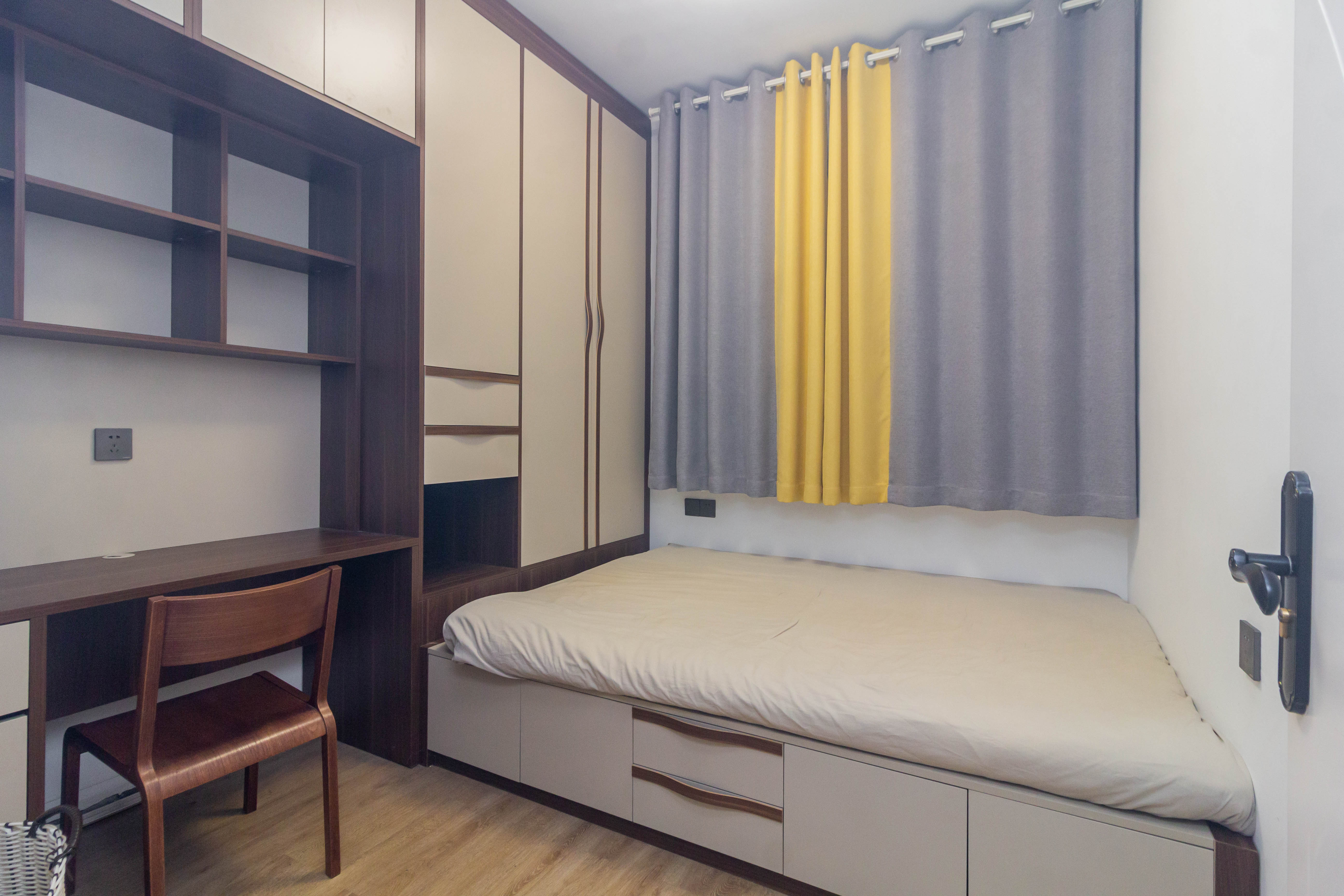 辉煌国际城二期  3室2厅1卫    105.0万 辉煌国际城二期  3室2厅1卫    105.0万卧室