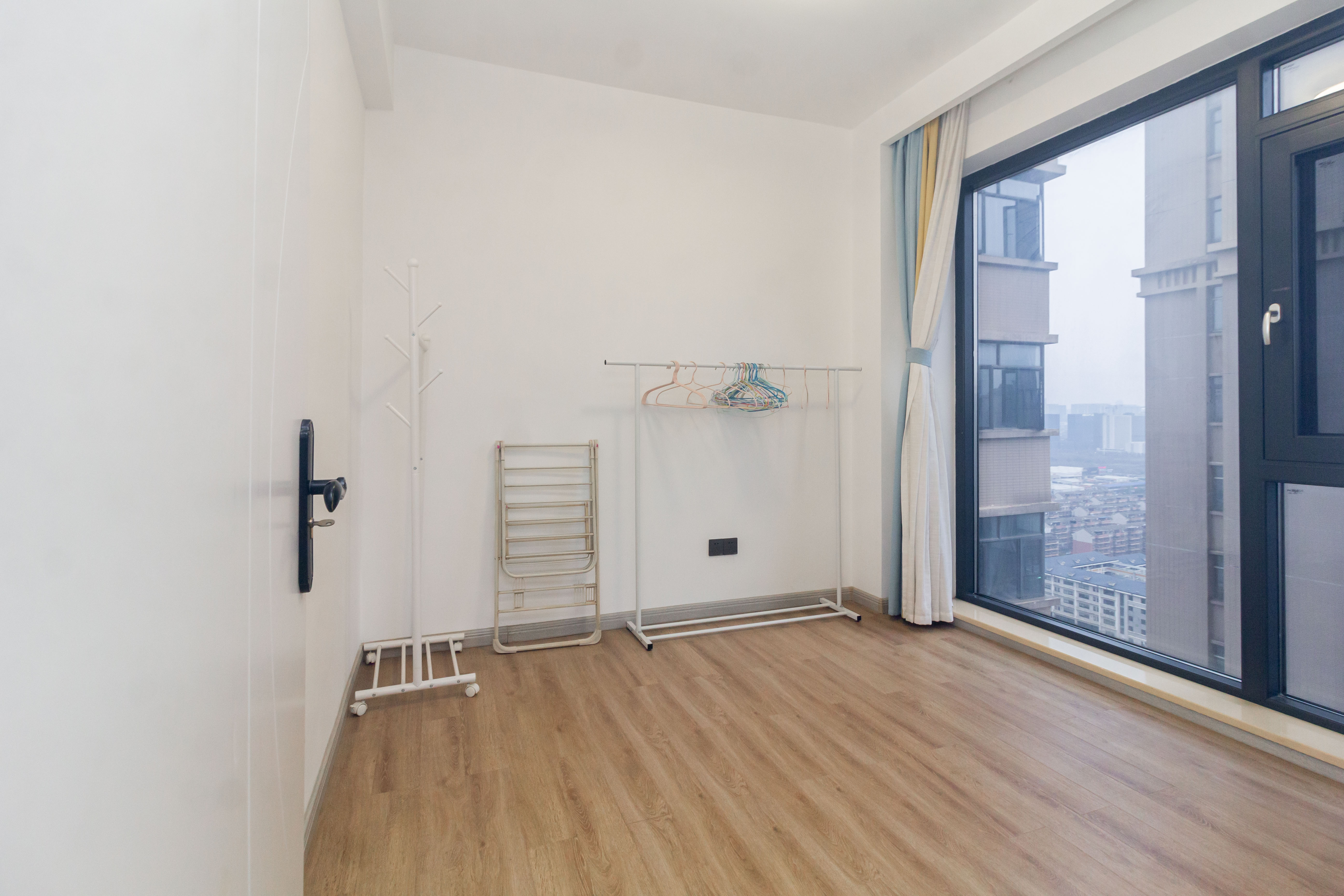 辉煌国际城二期  3室2厅1卫    105.0万 辉煌国际城二期  3室2厅1卫    105.0万卧室