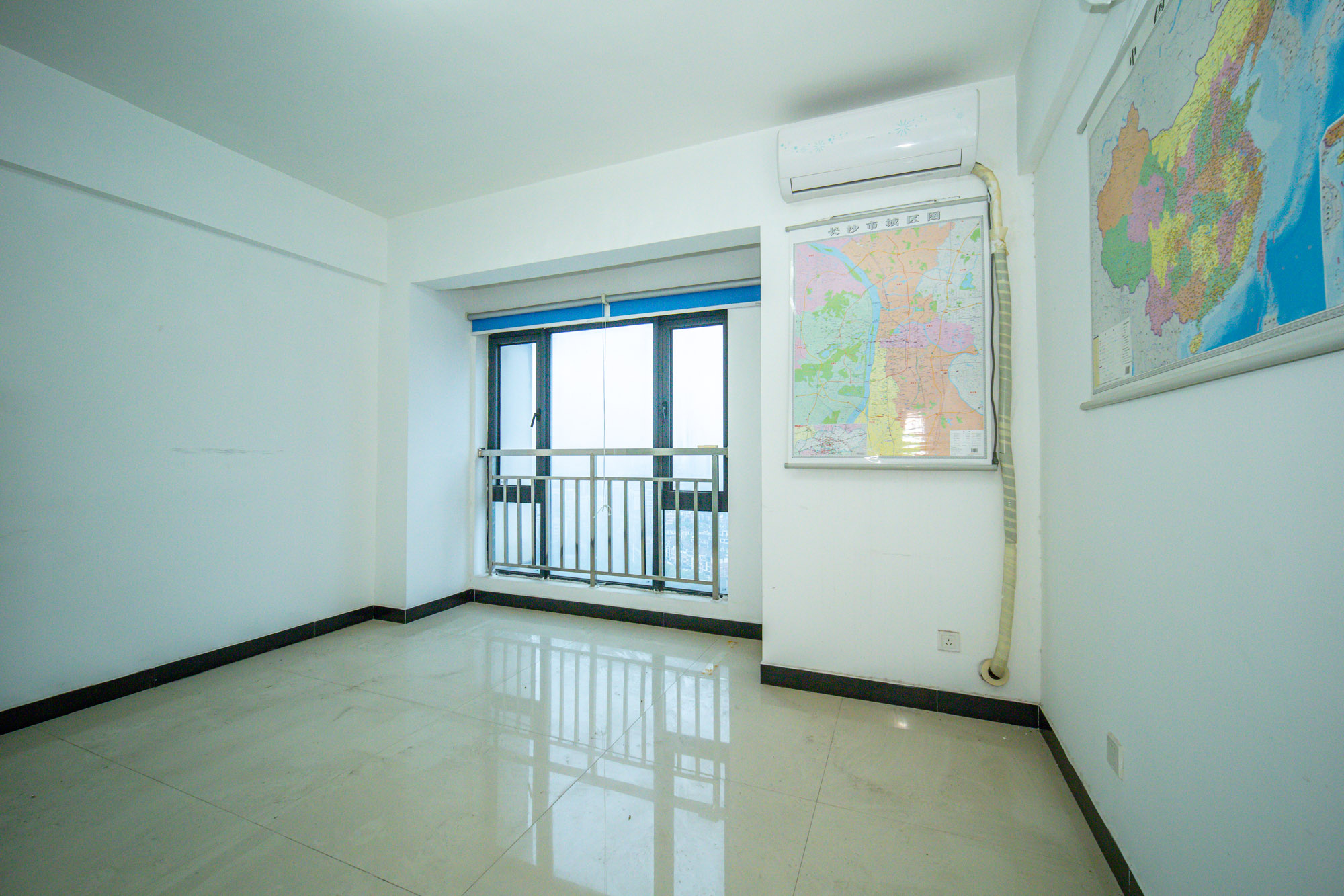 星大峰汇商务楼 1室1厅1卫 29.0万 星大峰汇商务楼 1室1厅1卫 29.0万卧室