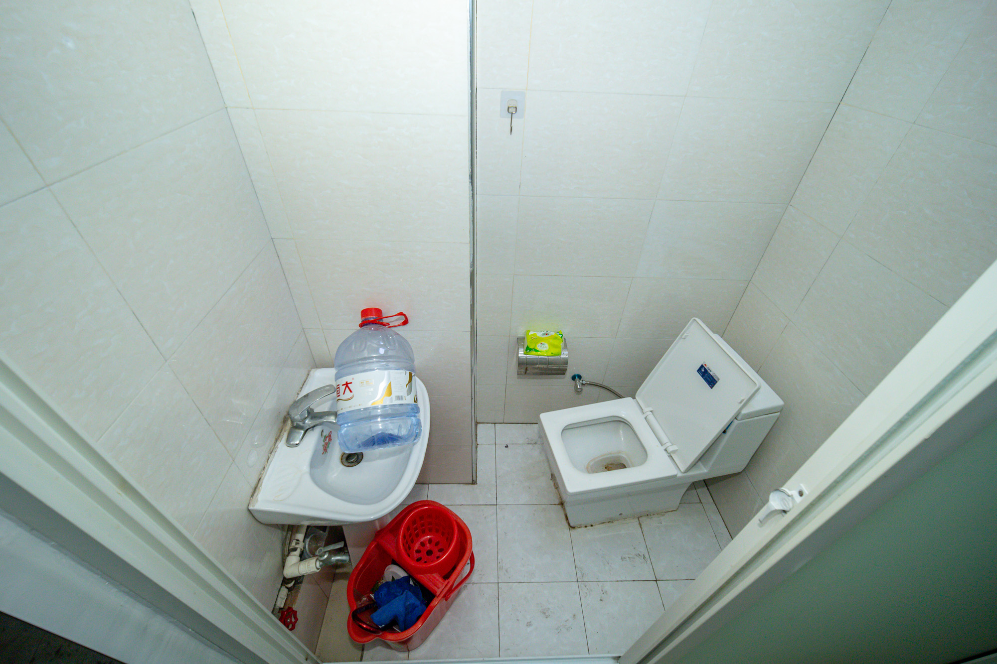 星大峰汇商务楼 1室1厅1卫 29.0万 星大峰汇商务楼 1室1厅1卫 29.0万卫生间