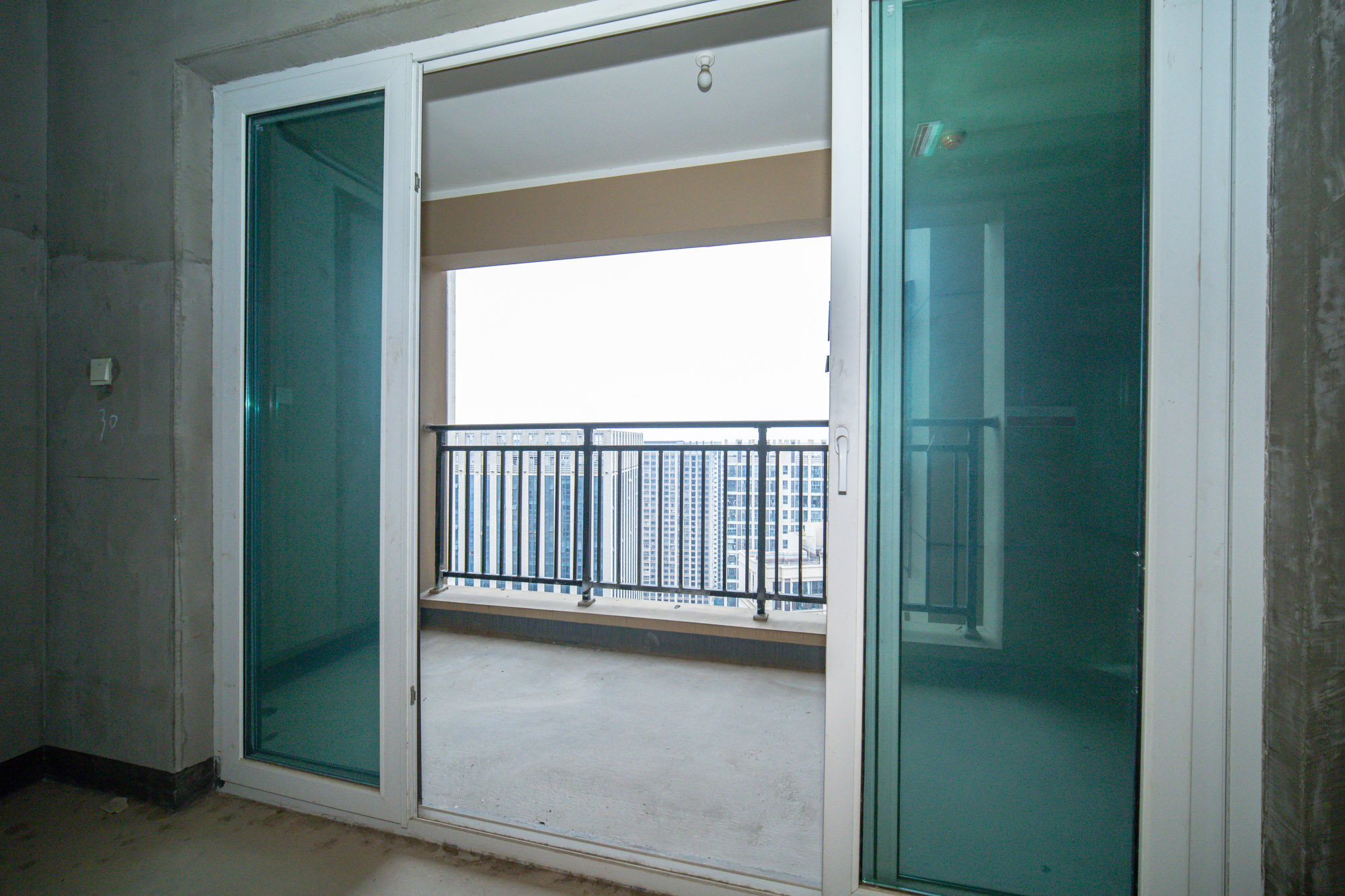 金科时代中心 4室2厅2卫 92.0万 金科时代中心 4室2厅2卫 92.0万阳台