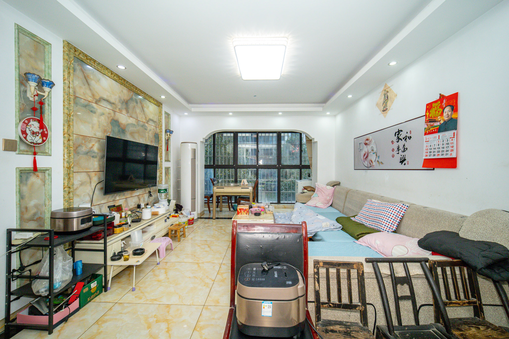 新长海广场 3室2厅2卫 63.8万 新长海广场 3室2厅2卫 63.8万客厅