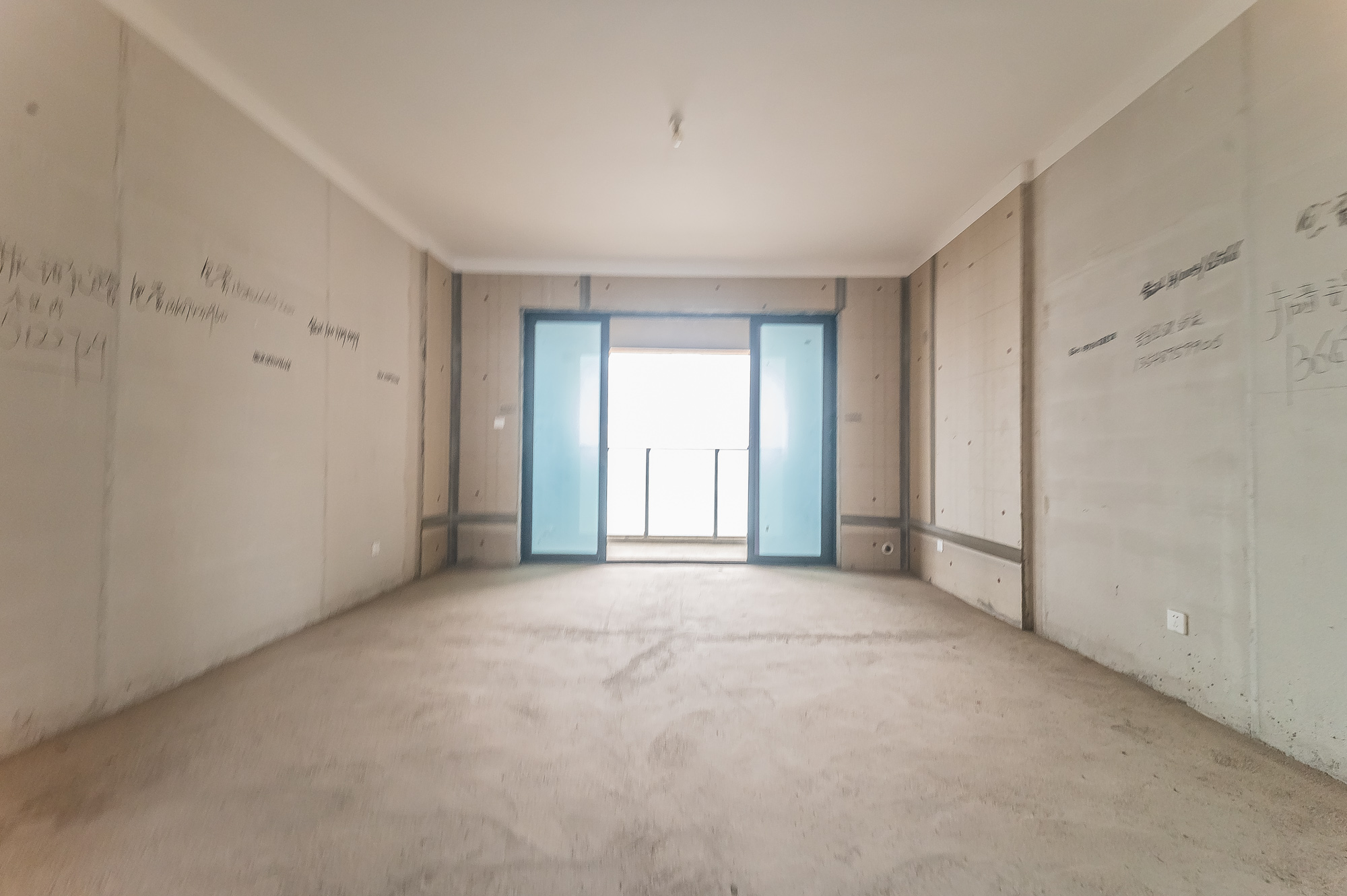 长房星昇公馆  4室2厅2卫    150.0万 长房星昇公馆  4室2厅2卫    150.0万客厅