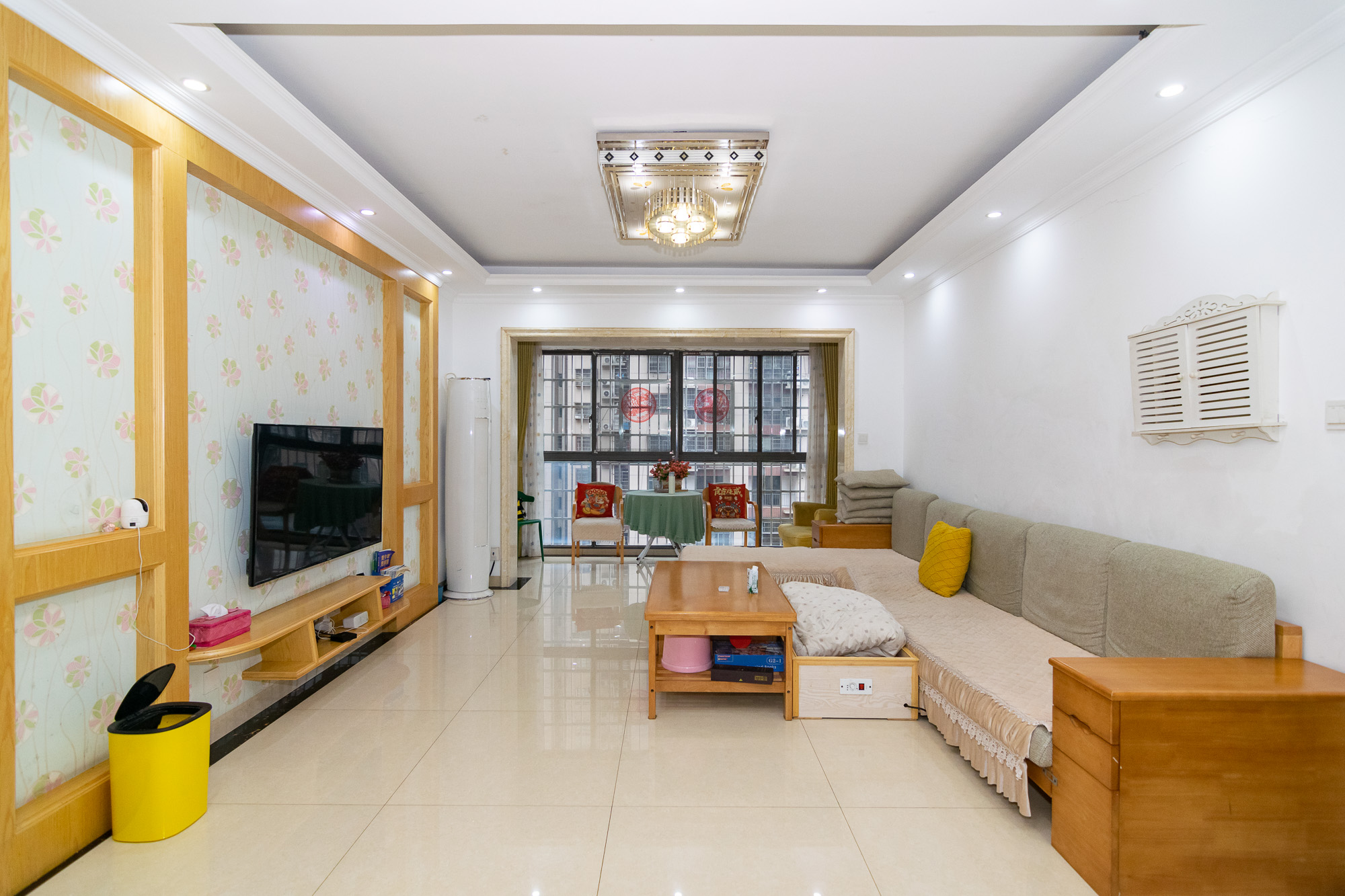 兴邦花城  4室2厅2卫    72.0万 兴邦花城  4室2厅2卫    72.0万客厅