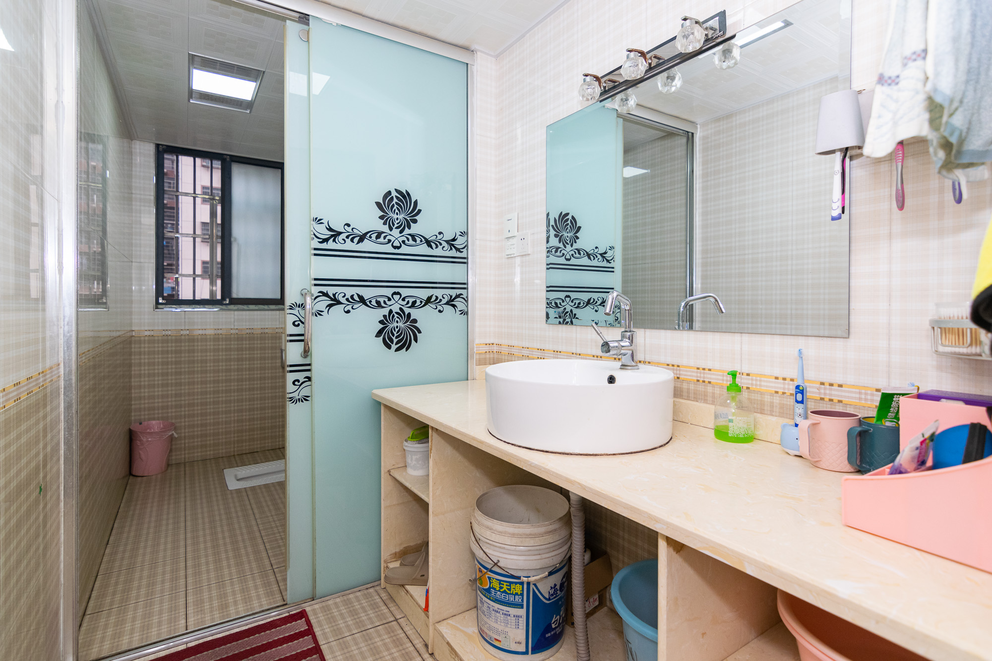 兴邦花城  4室2厅2卫    72.0万 兴邦花城  4室2厅2卫    72.0万卫生间