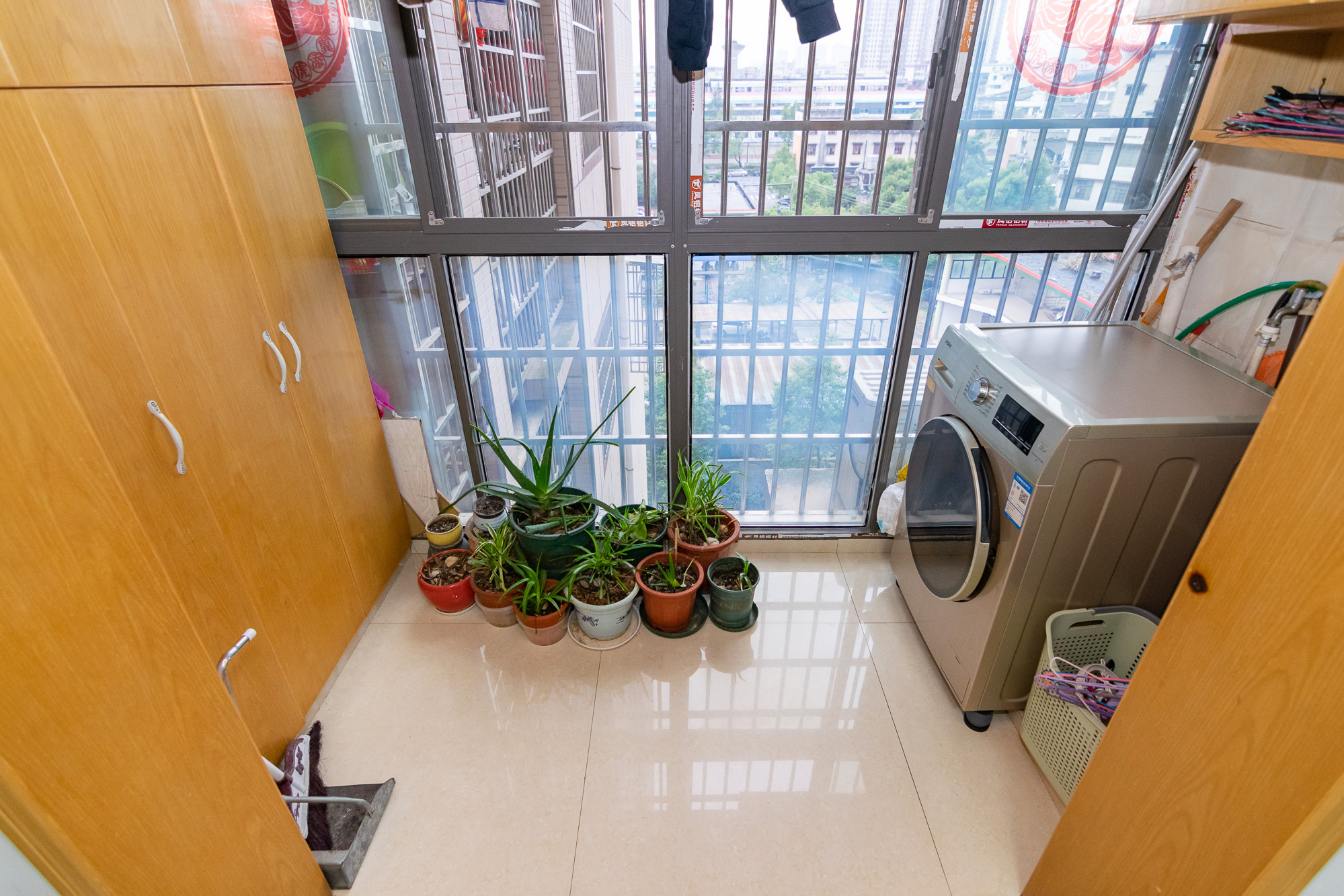 兴邦花城  4室2厅2卫    72.0万 兴邦花城  4室2厅2卫    72.0万阳台