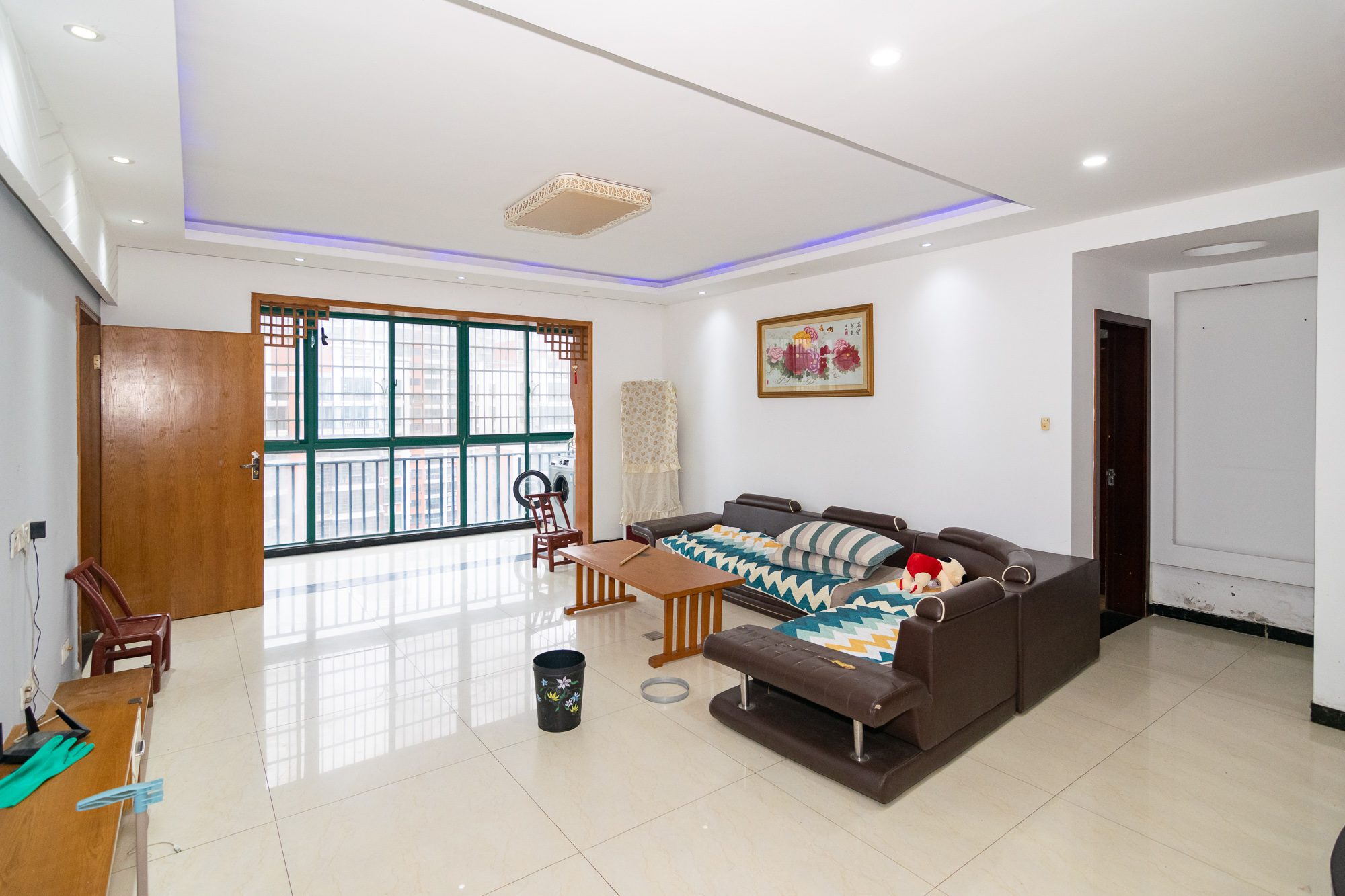 百合湖滨花园 4室2厅2卫 72.0万 百合湖滨花园 4室2厅2卫 72.0万客厅