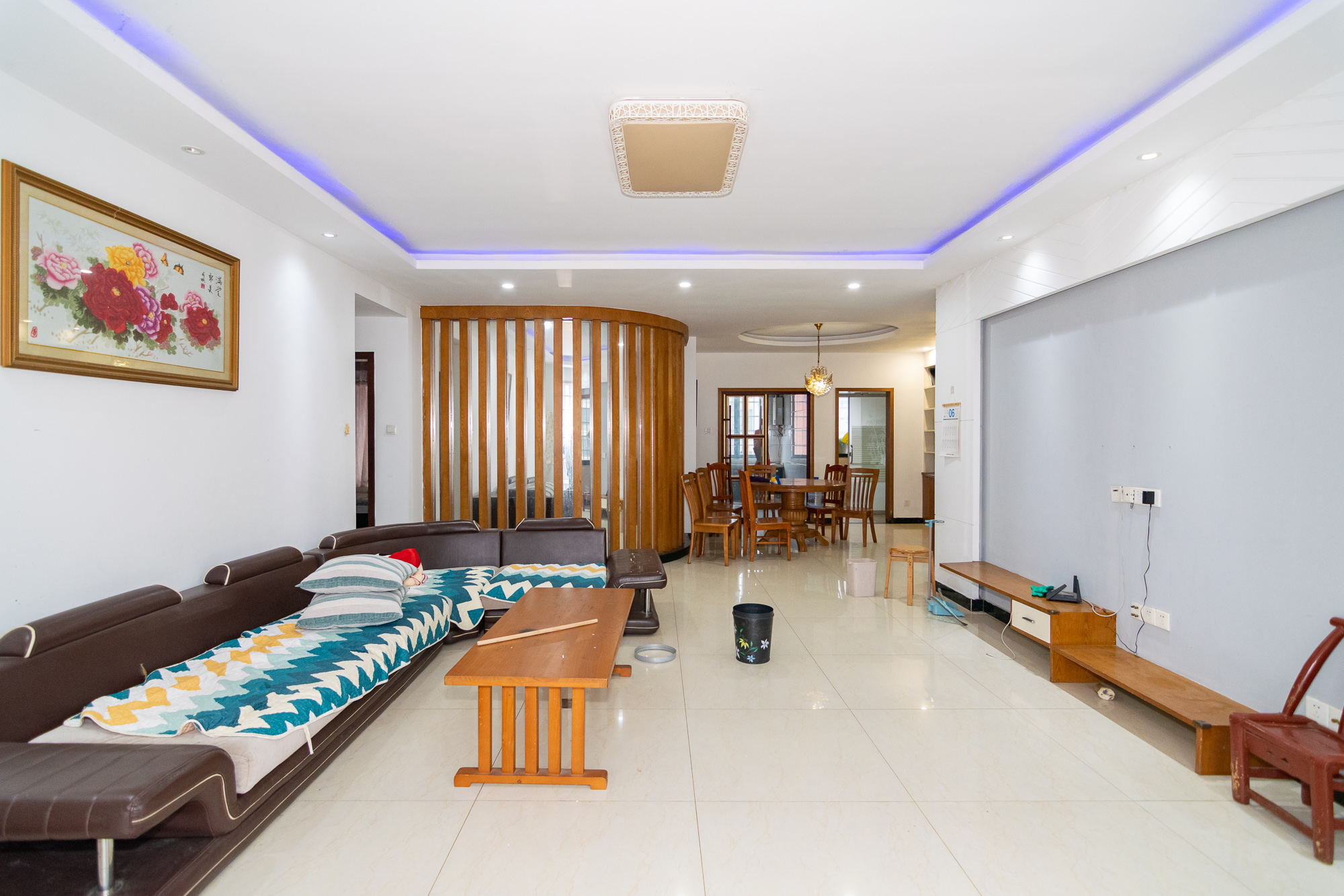 百合湖滨花园 4室2厅2卫 72.0万 百合湖滨花园 4室2厅2卫 72.0万客厅