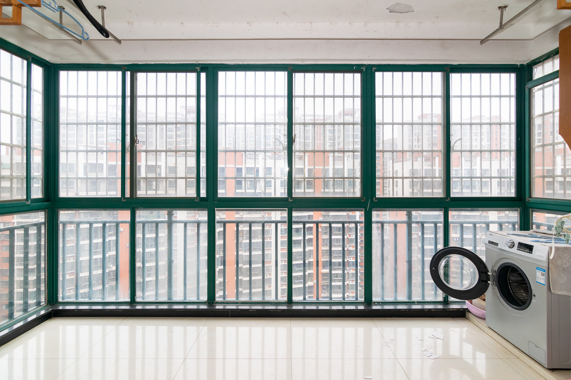 百合湖滨花园 4室2厅2卫 72.0万 百合湖滨花园 4室2厅2卫 72.0万阳台