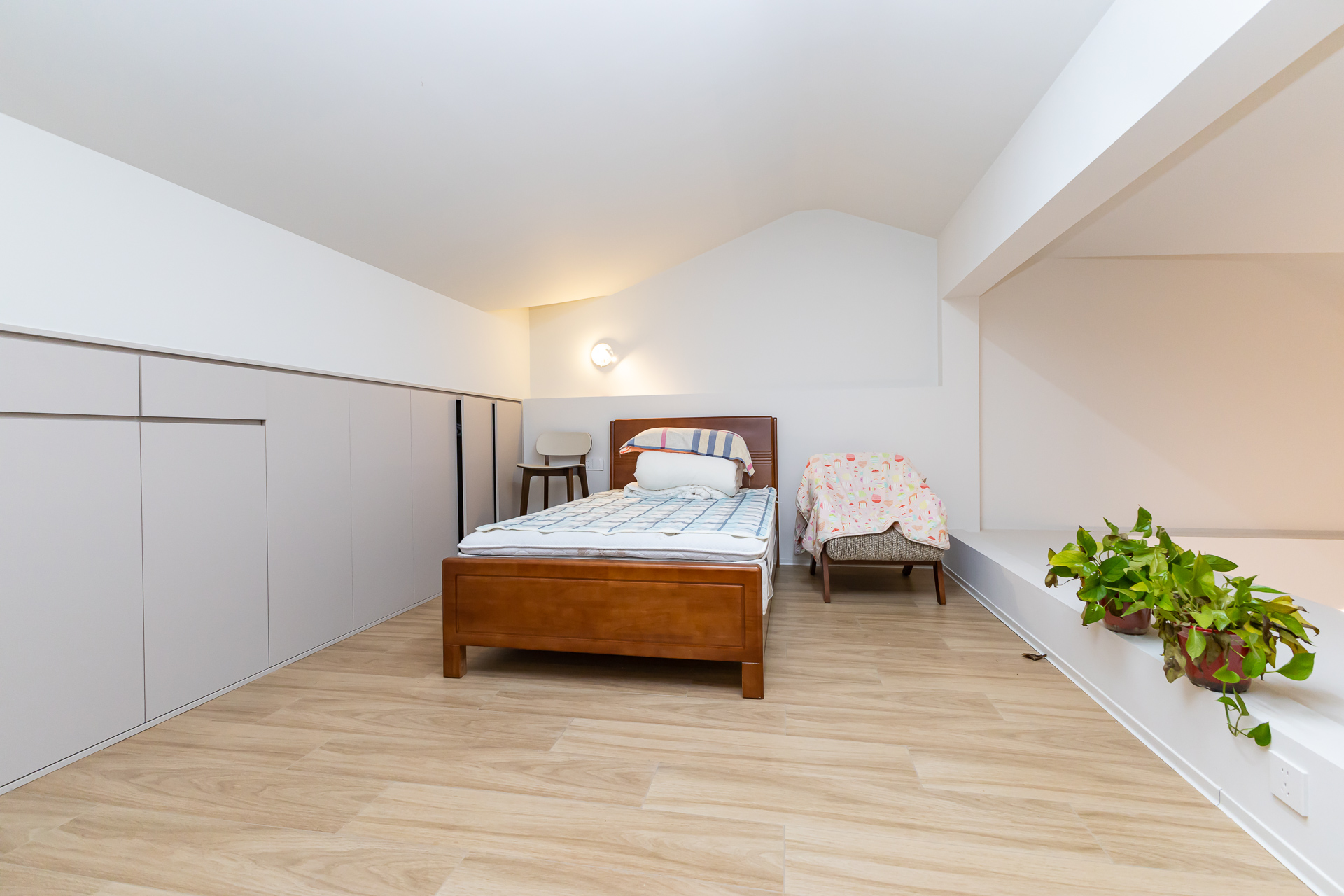 龙湖湘风原著(龙湖湘风星城)  6室1厅4卫    470.0万 龙湖湘风原著(龙湖湘风星城)  6室1厅4卫    470.0万卧室