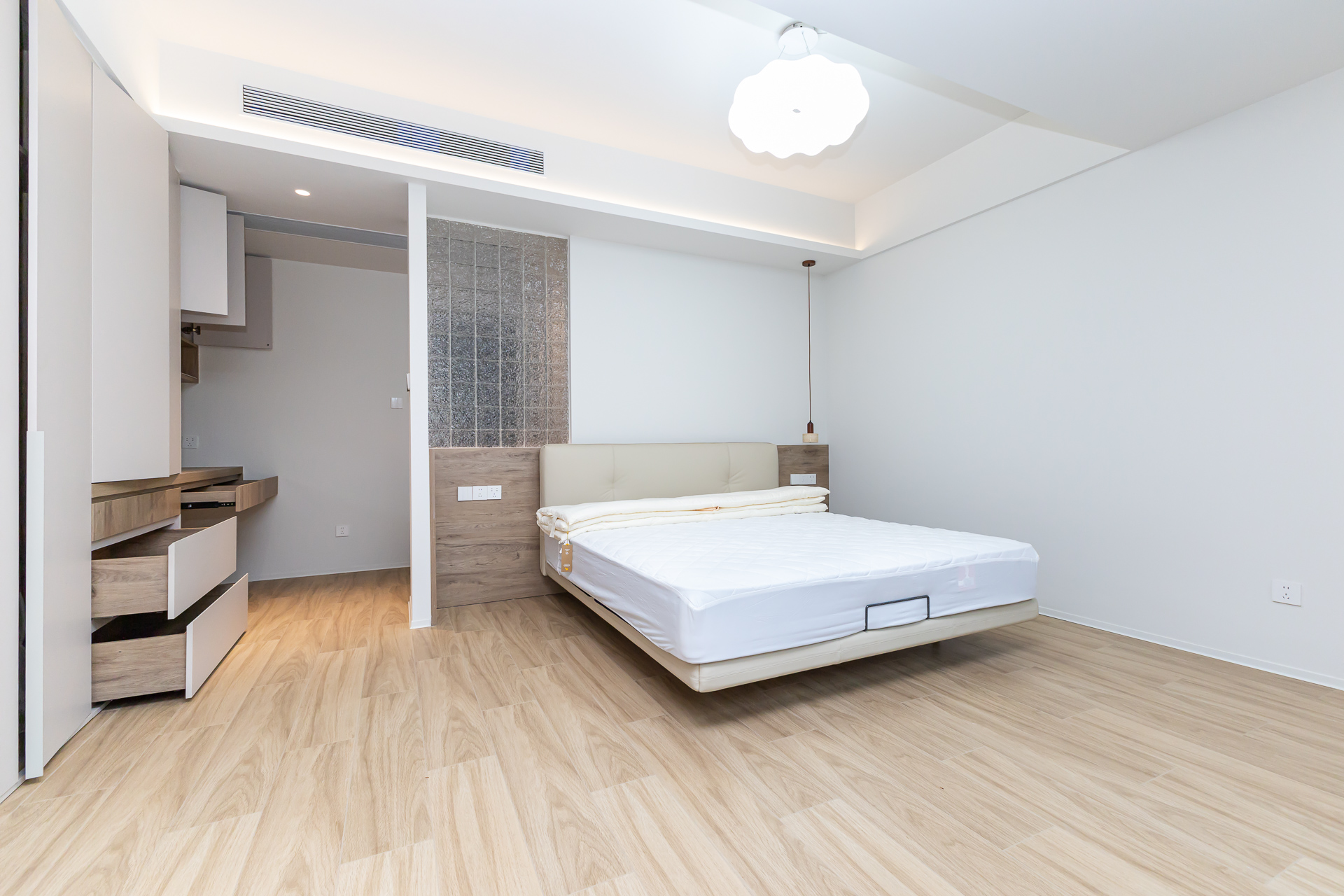 龙湖湘风原著(龙湖湘风星城)  6室1厅4卫    470.0万 龙湖湘风原著(龙湖湘风星城)  6室1厅4卫    470.0万卧室