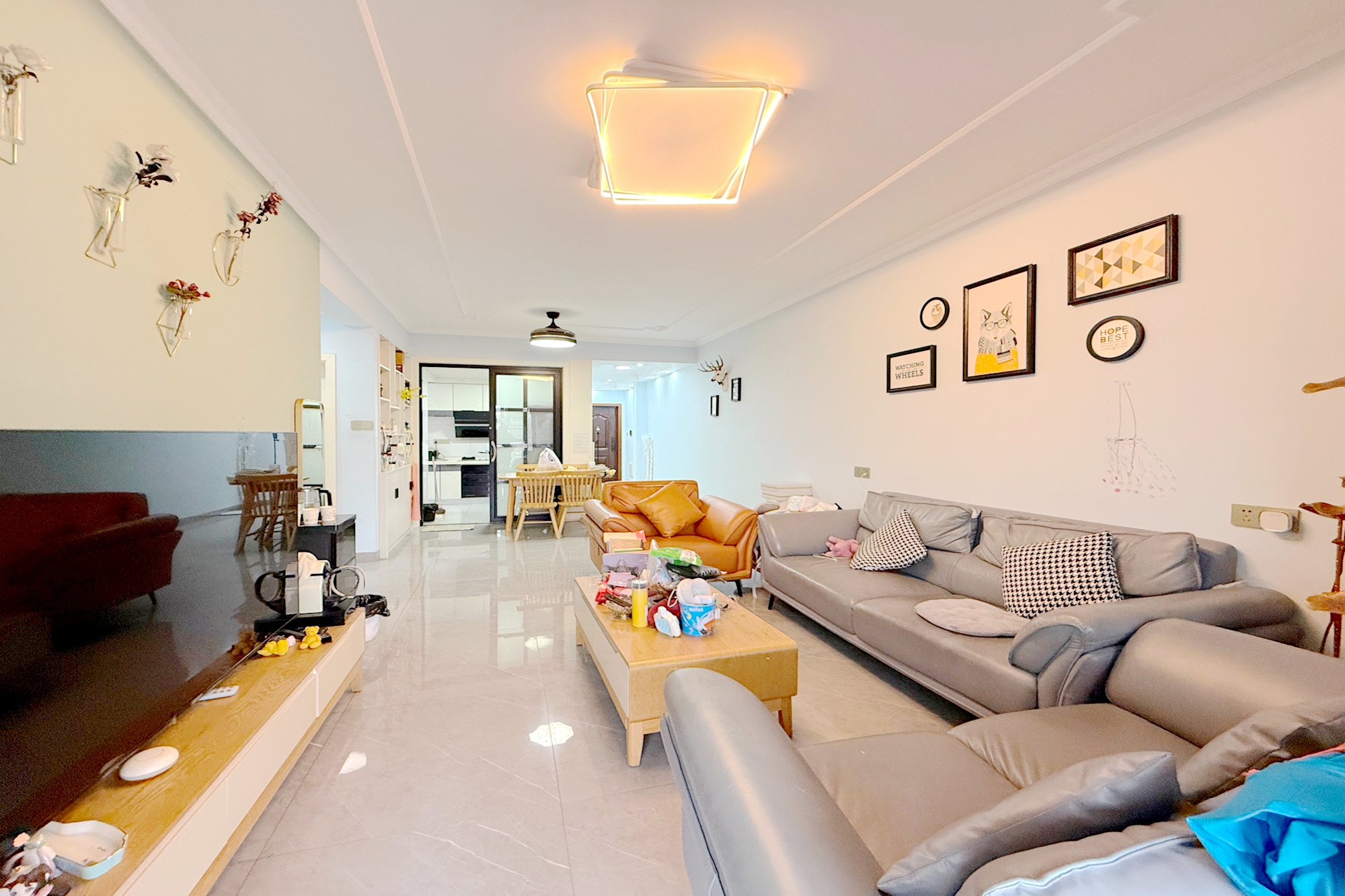 润和长郡(润和紫郡二三期) 3室2厅2卫 69.8万 润和长郡(润和紫郡二三期) 3室2厅2卫 69.8万客厅