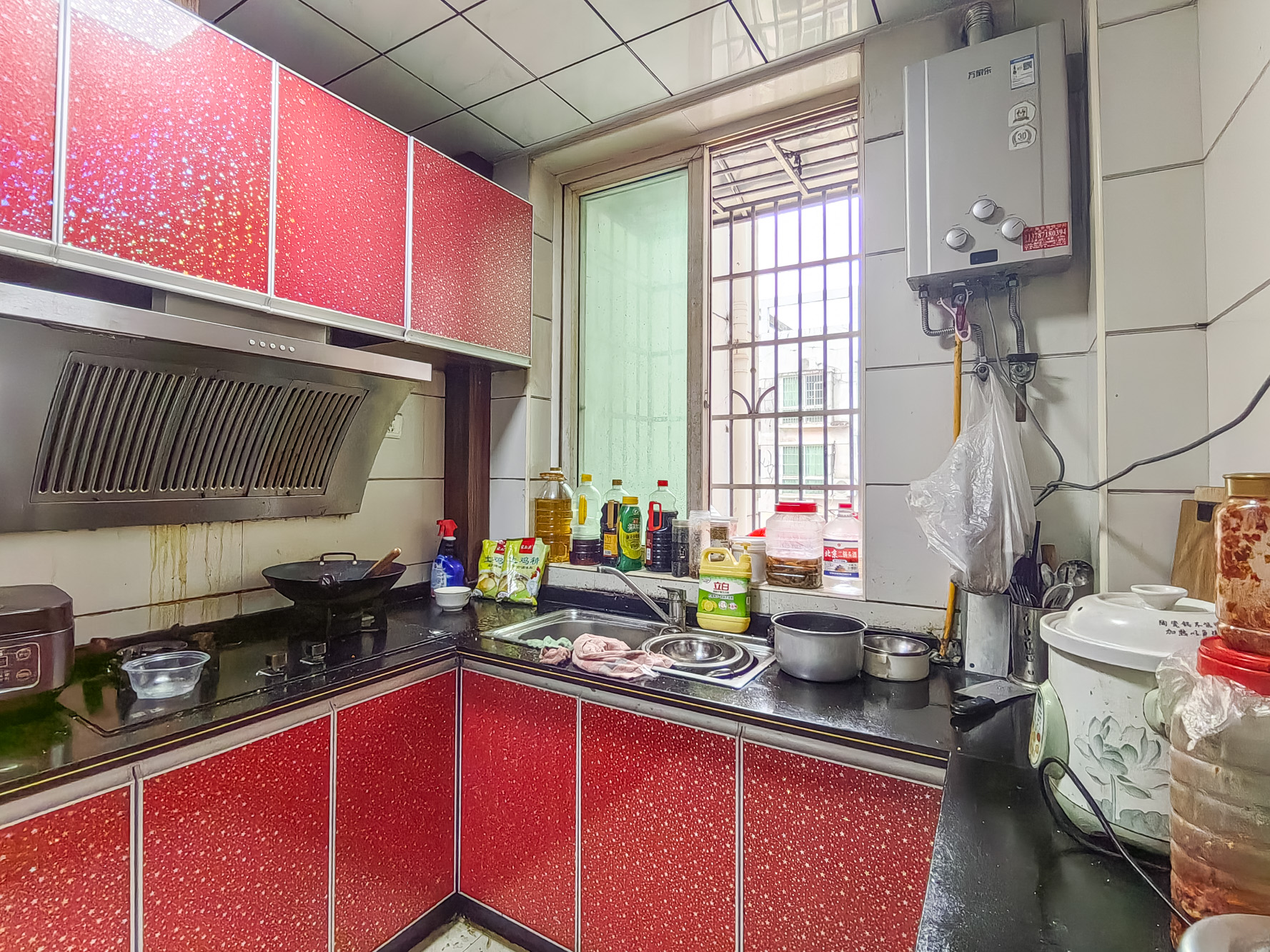 广泰家园  4室2厅2卫    70.0万 广泰家园  4室2厅2卫    70.0万厨房